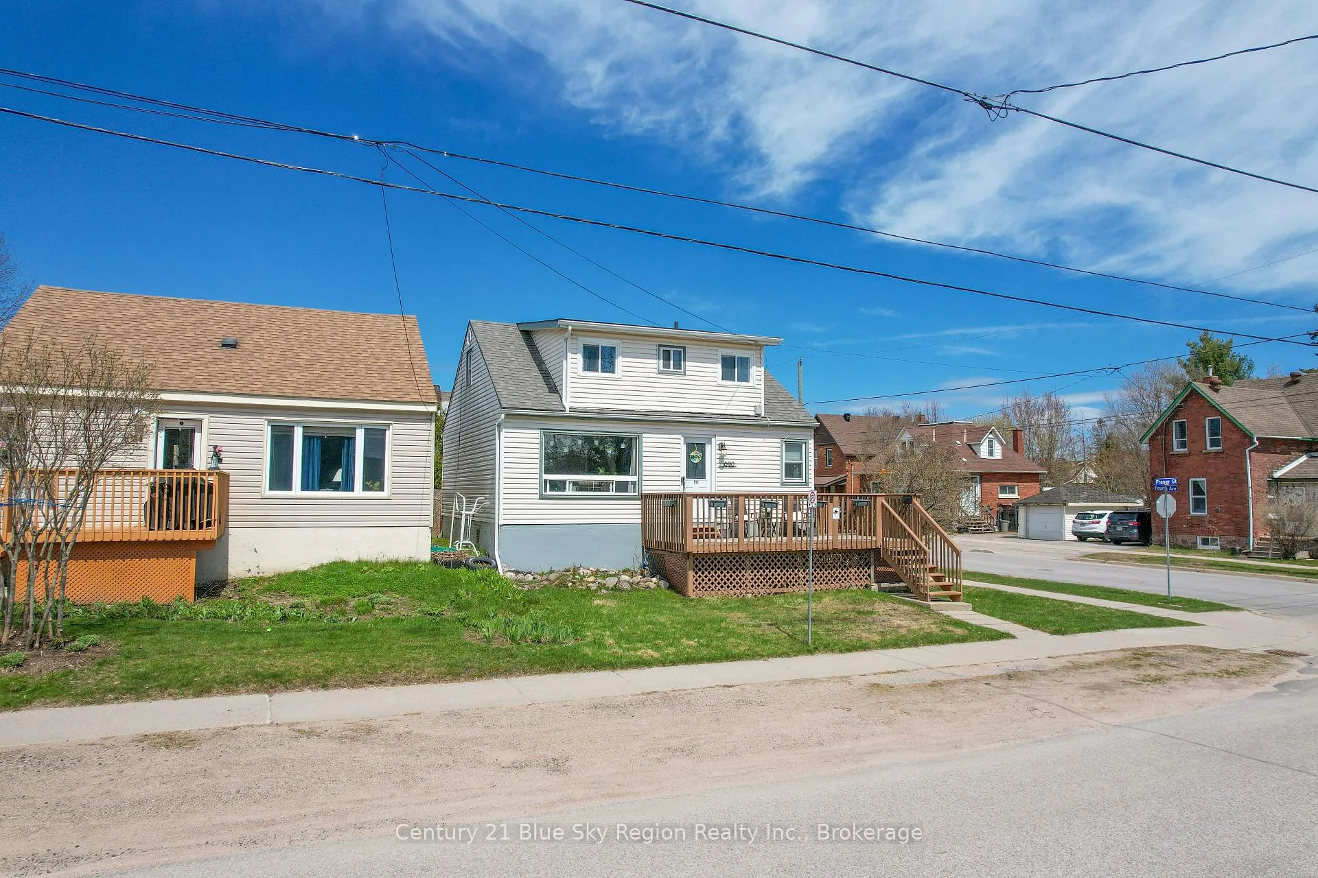 Photo 4 of 890 Fraser Street, North Bay, Central — HOMEH
