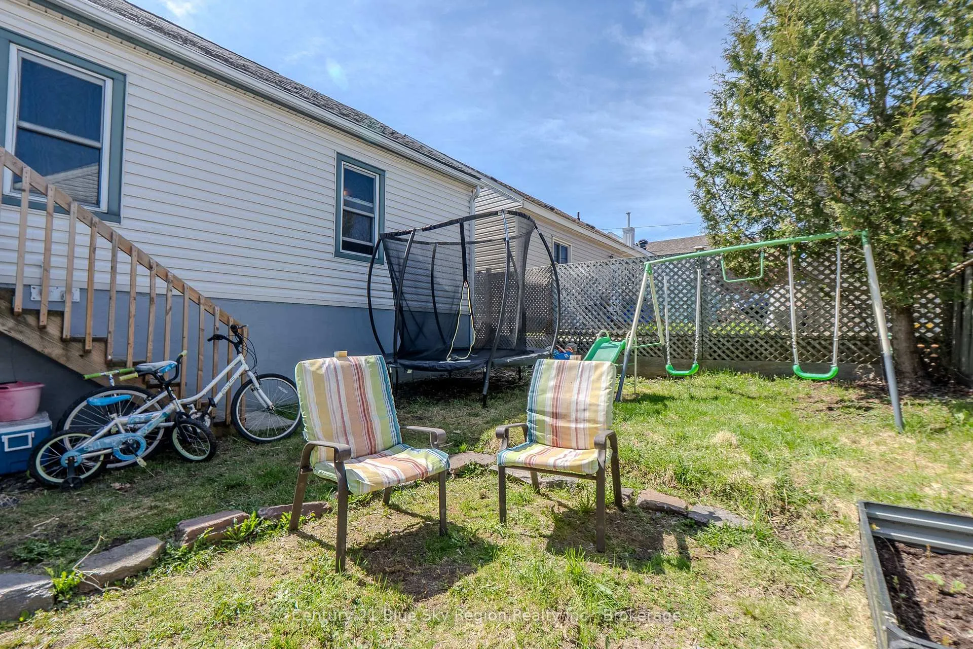 Photo 9 of 890 Fraser Street, North Bay, Central — HOMEH