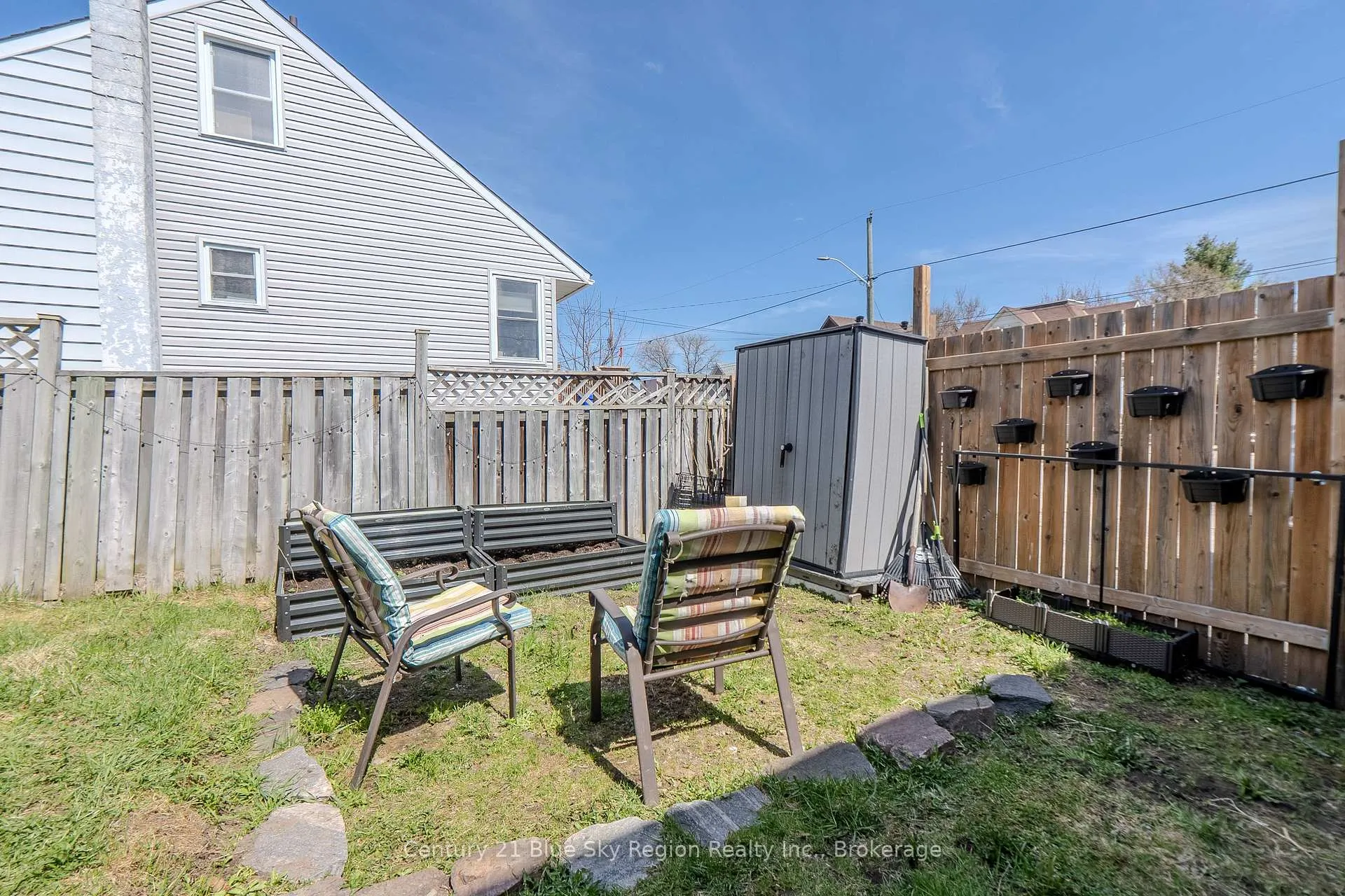 Photo 10 of 890 Fraser Street, North Bay, Central — HOMEH