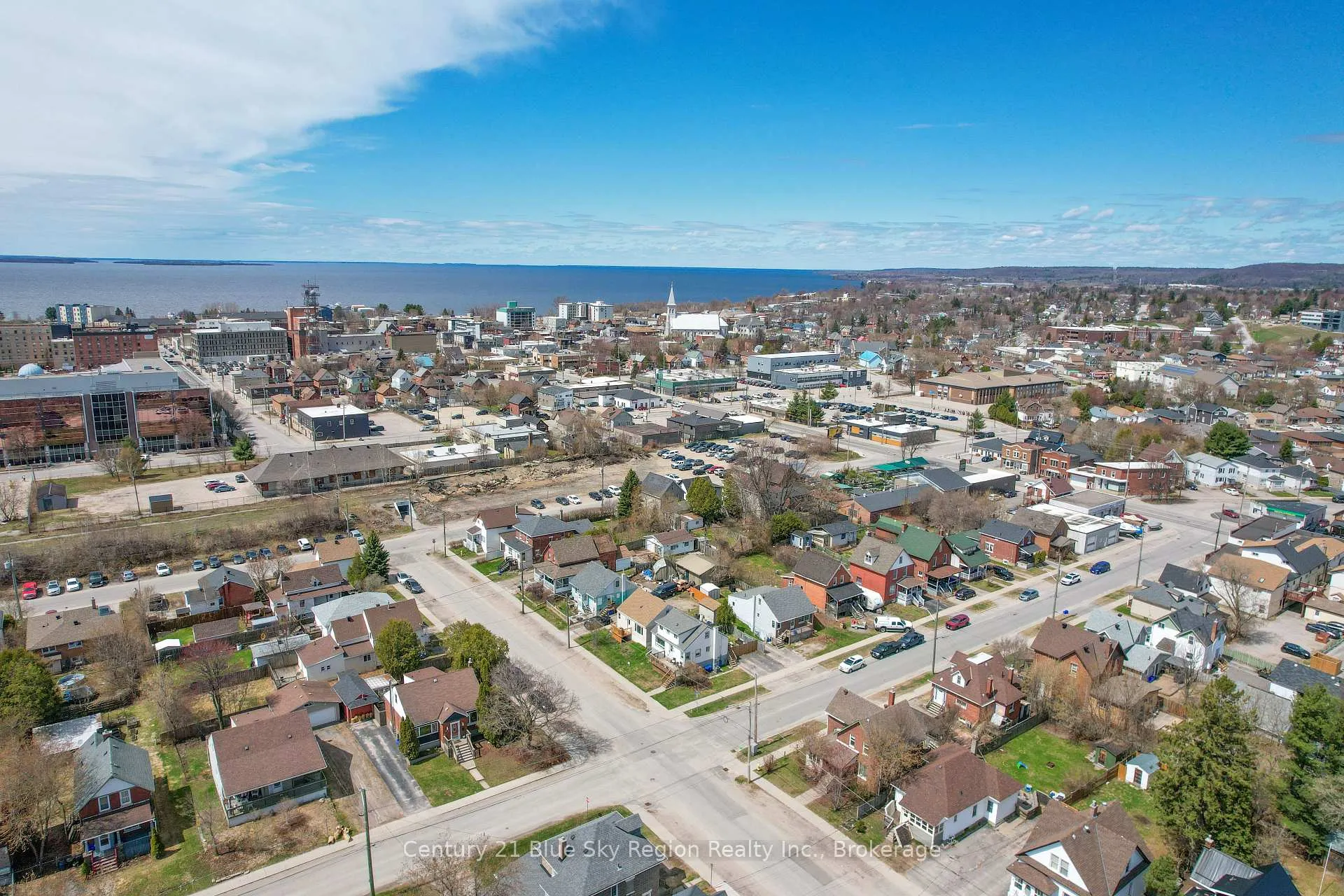 Photo 16 of 890 Fraser Street, North Bay, Central — HOMEH