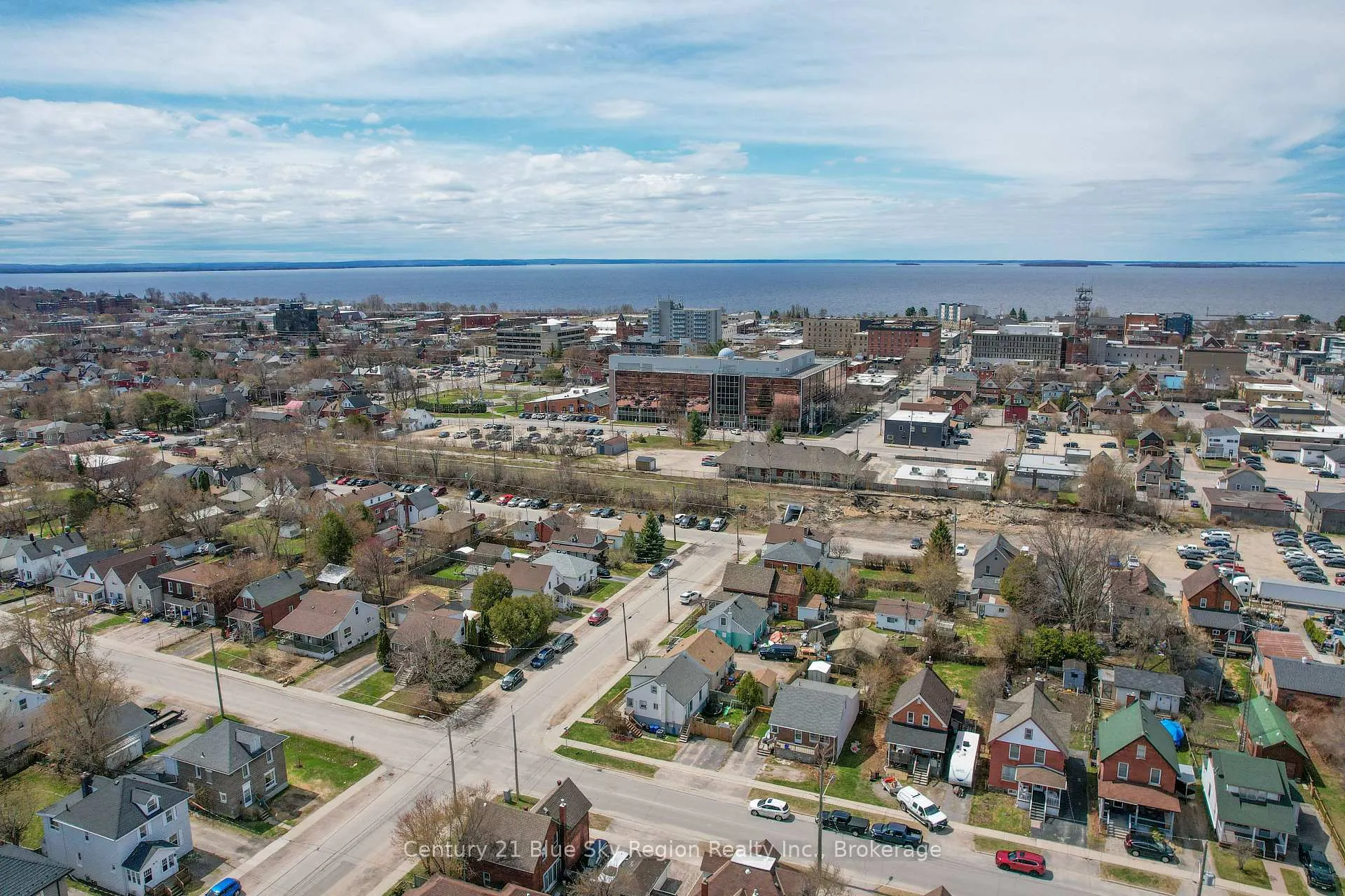 Photo 17 of 890 Fraser Street, North Bay, Central — HOMEH
