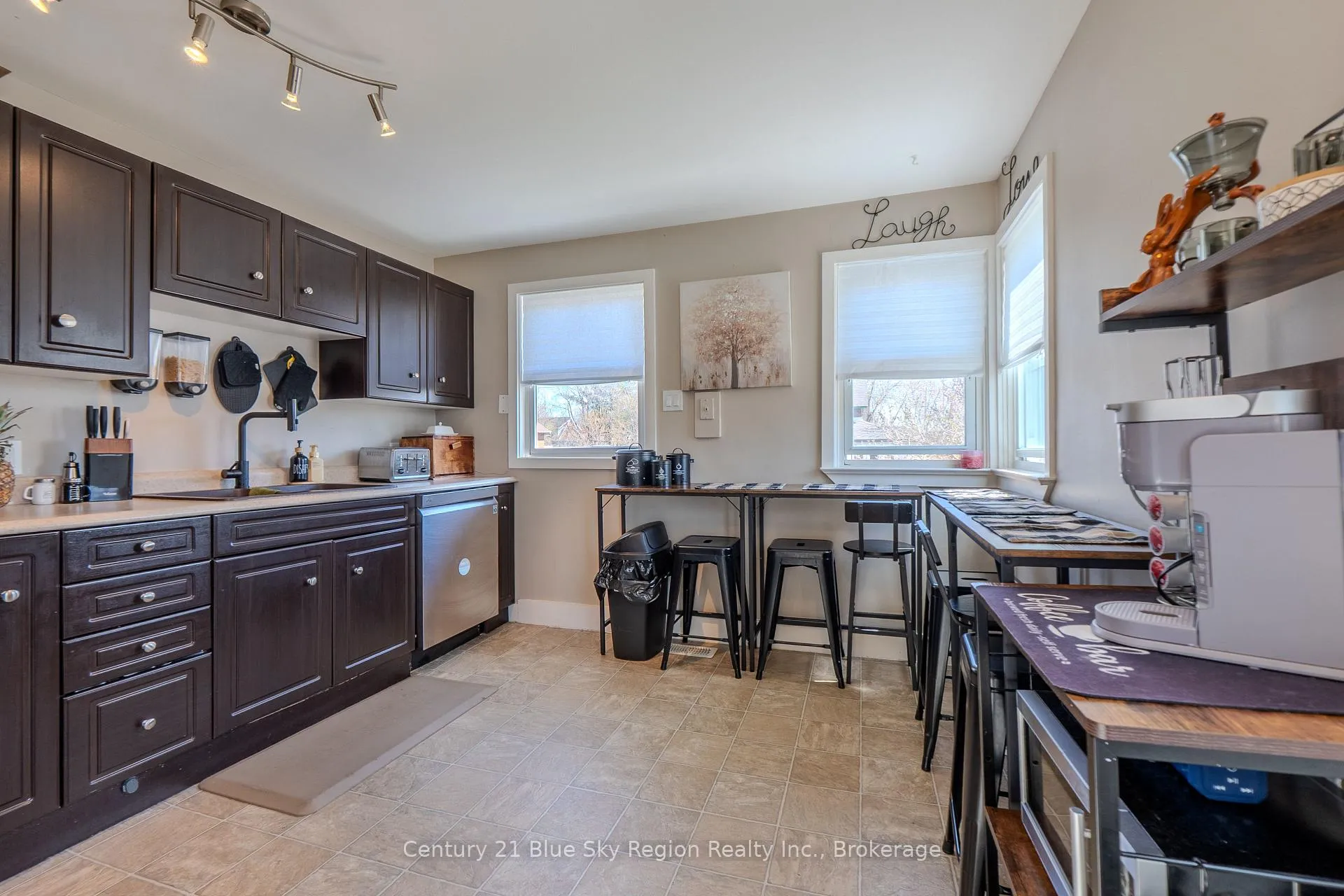 Photo 21 of 890 Fraser Street, North Bay, Central — HOMEH