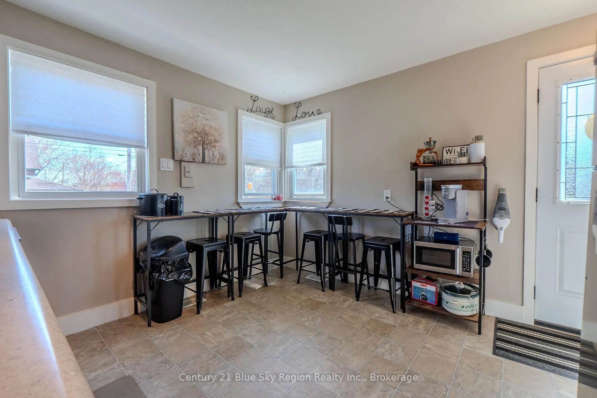 Photo 24 of 890 Fraser Street, North Bay, Central — HOMEH