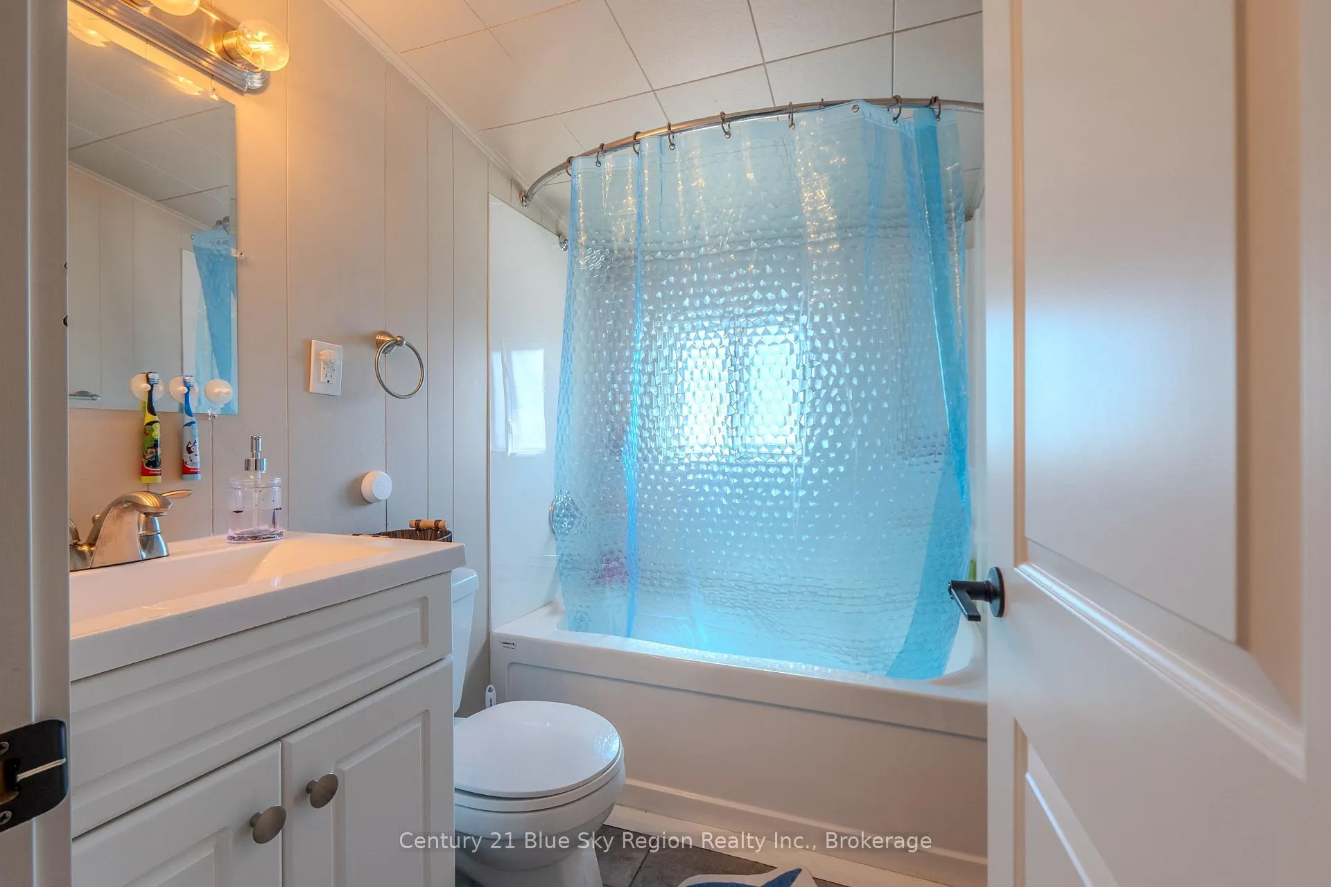 Photo 40 of 890 Fraser Street, North Bay, Central — HOMEH