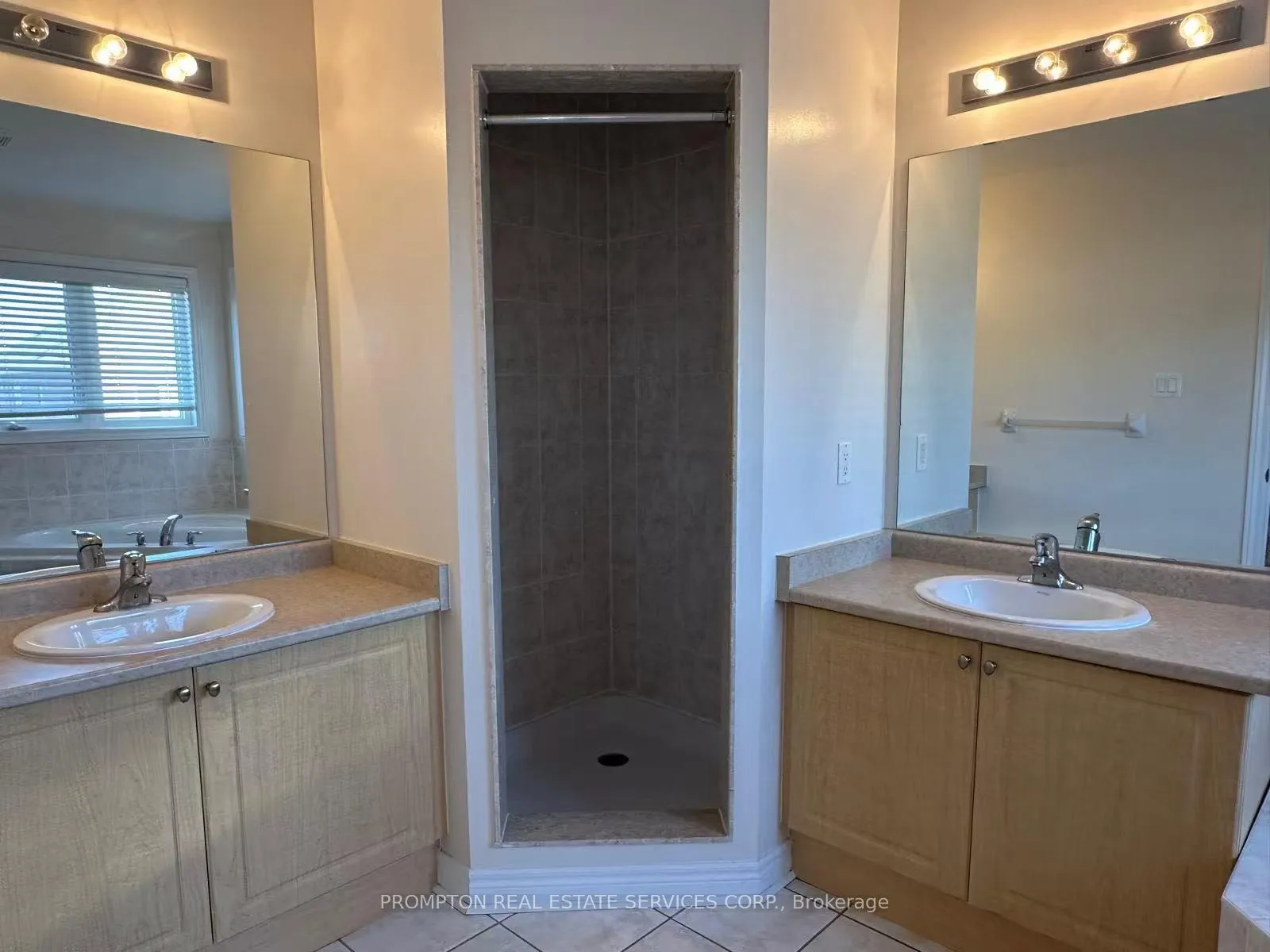 Photo 7 of 11 Ivory Silk Drive, Markham, Cathedraltown — HOMEH