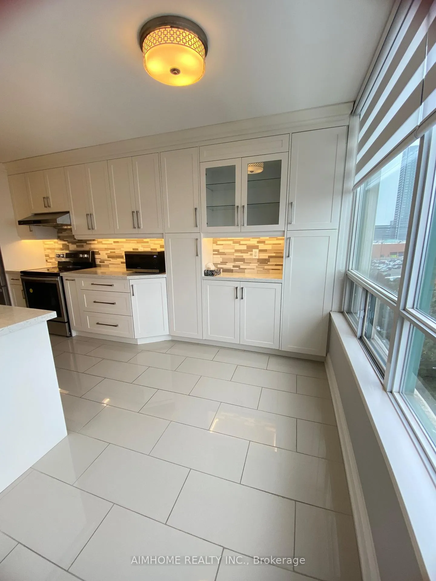 Photo 5 of Unit 608, 110 Promenade Circle, Vaughan, Brownridge — HOMEH