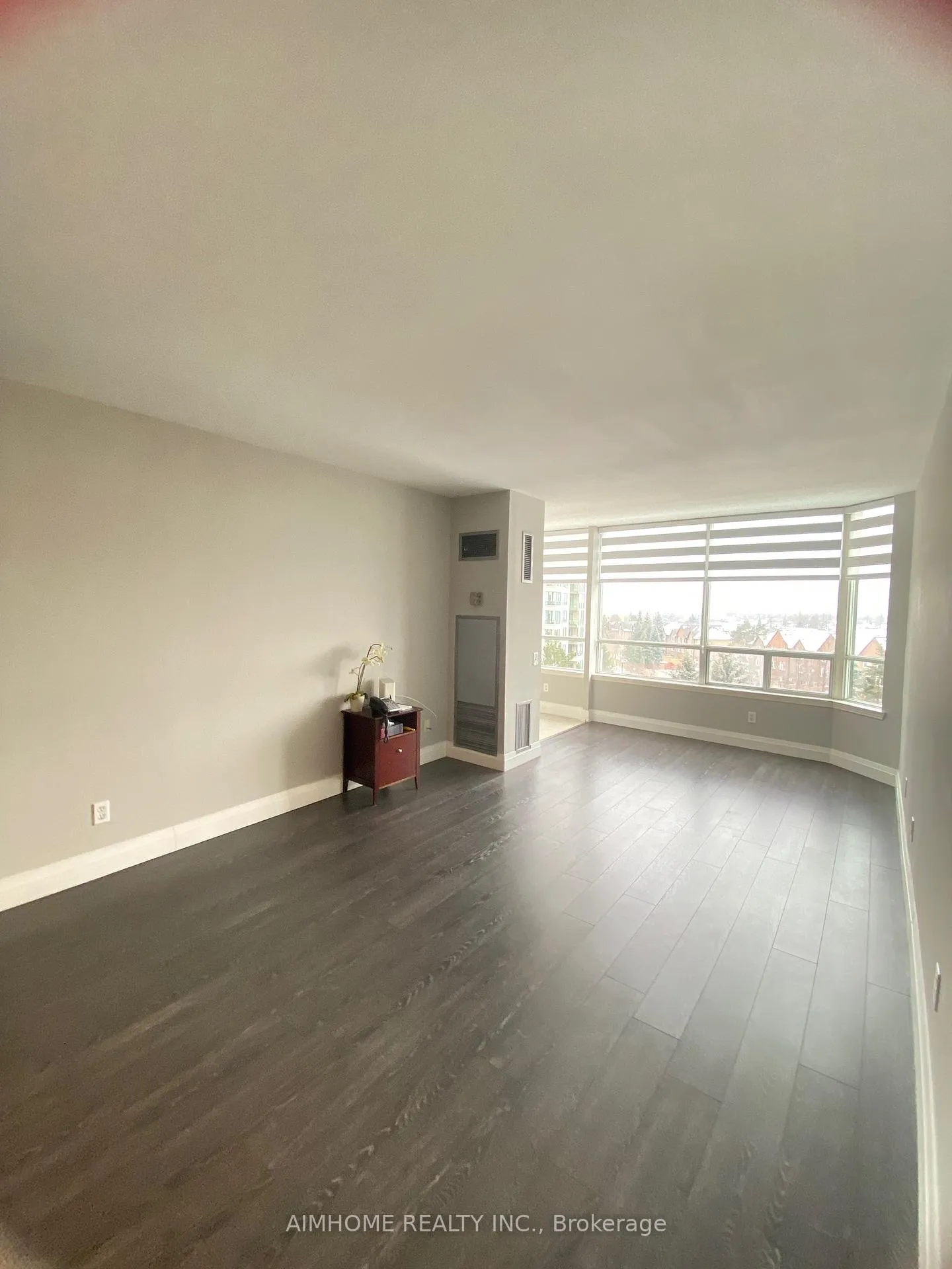 Photo 6 of Unit 608, 110 Promenade Circle, Vaughan, Brownridge — HOMEH