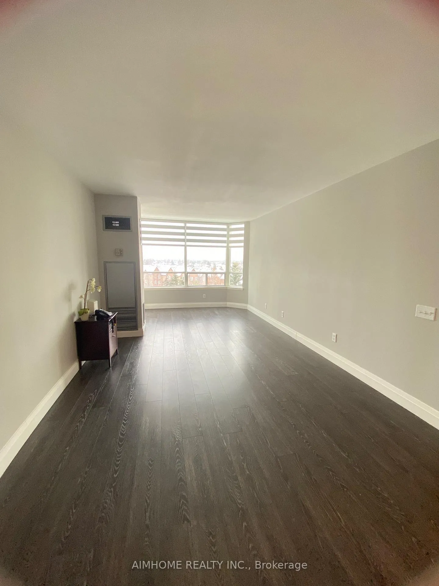 Photo 7 of Unit 608, 110 Promenade Circle, Vaughan, Brownridge — HOMEH