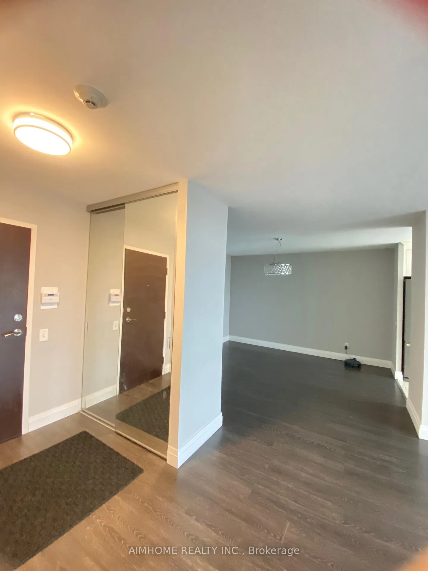 Photo 8 of Unit 608, 110 Promenade Circle, Vaughan, Brownridge — HOMEH