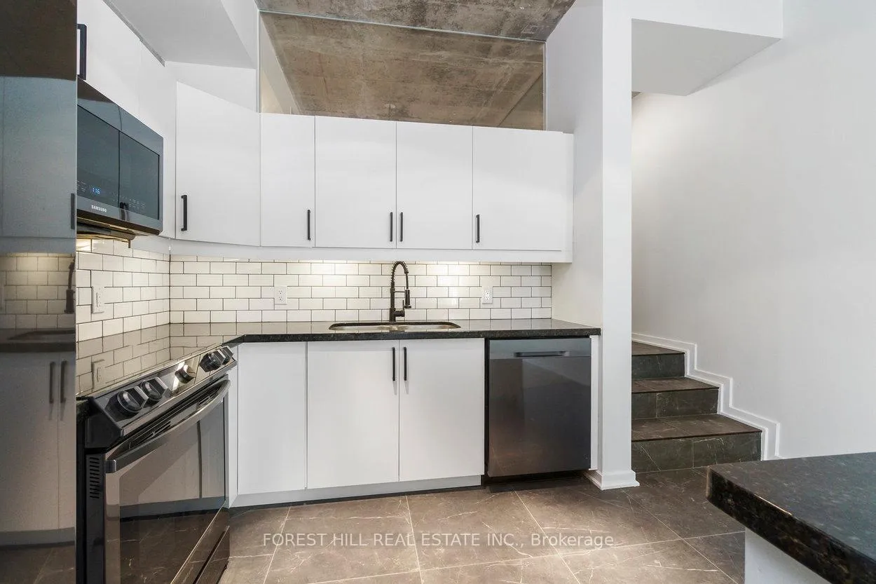 Photo 5 of Unit 411, 388 Richmond Street, Toronto, Waterfront Communities — HOMEH