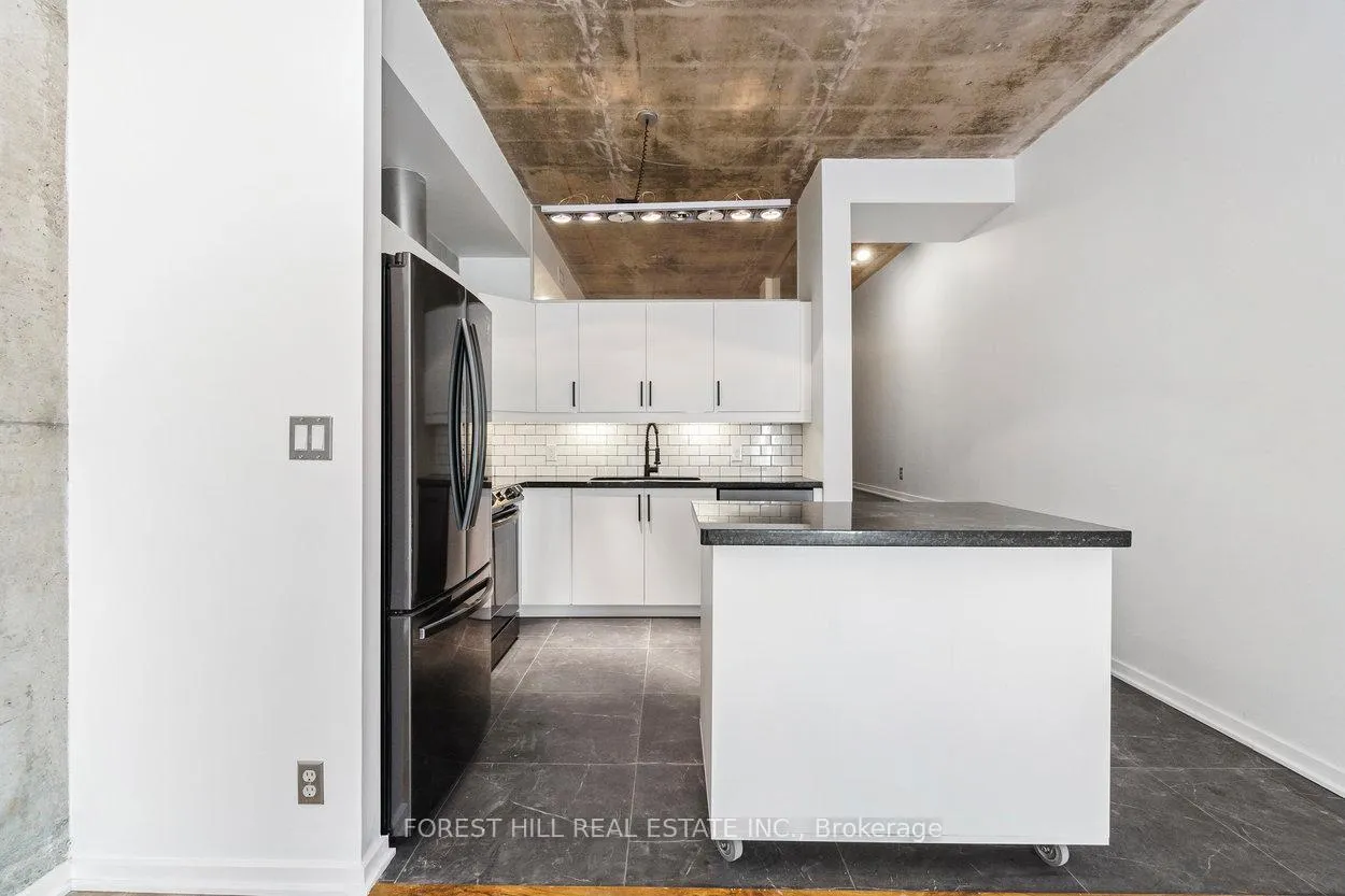 Photo 6 of Unit 411, 388 Richmond Street, Toronto, Waterfront Communities — HOMEH