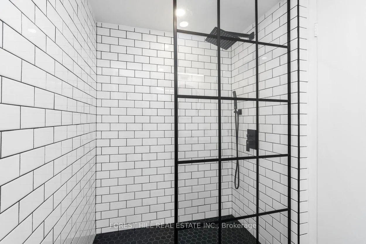 Photo 11 of Unit 411, 388 Richmond Street, Toronto, Waterfront Communities — HOMEH