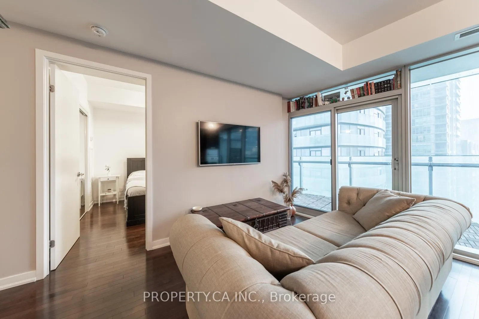 Photo 3 of Unit 806, 14 York Street, Toronto, Waterfront Communities — HOMEH