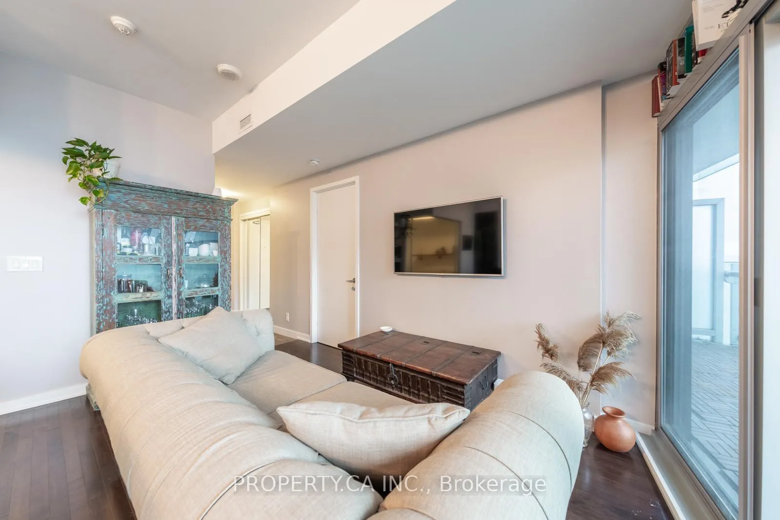 Photo 4 of Unit 806, 14 York Street, Toronto, Waterfront Communities — HOMEH