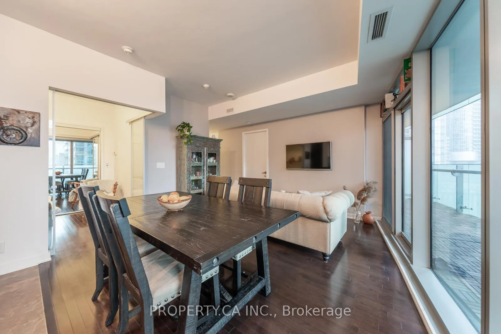 Photo 5 of Unit 806, 14 York Street, Toronto, Waterfront Communities — HOMEH