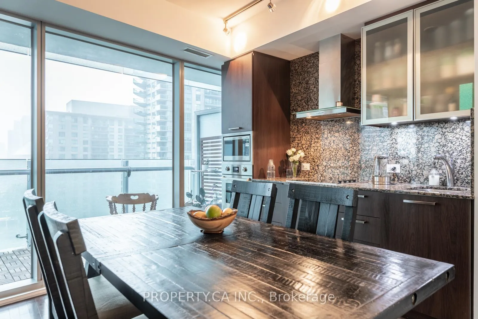 Photo 8 of Unit 806, 14 York Street, Toronto, Waterfront Communities — HOMEH