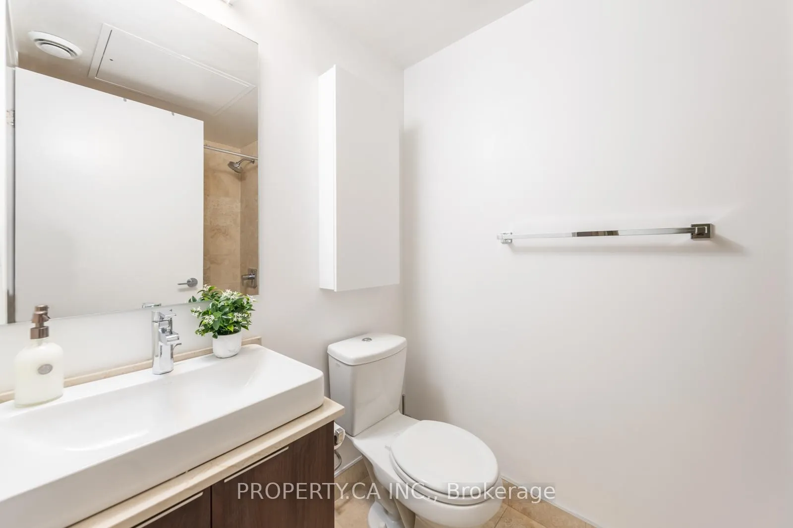 Photo 15 of Unit 806, 14 York Street, Toronto, Waterfront Communities — HOMEH