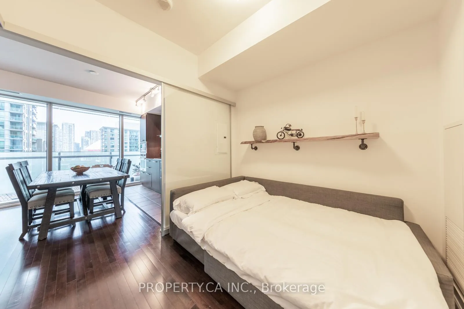 Photo 18 of Unit 806, 14 York Street, Toronto, Waterfront Communities — HOMEH