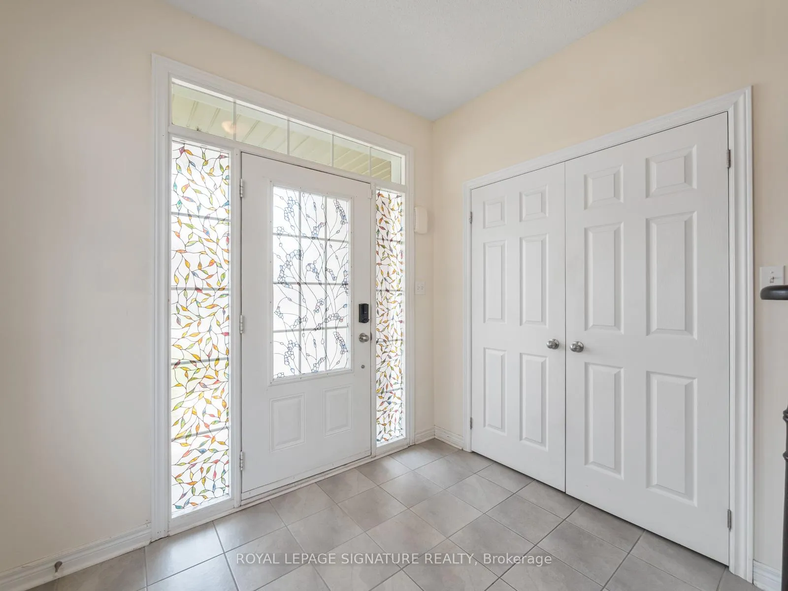 Photo 4 of 30 Westover Drive, Clarington, Bowmanville — HOMEH
