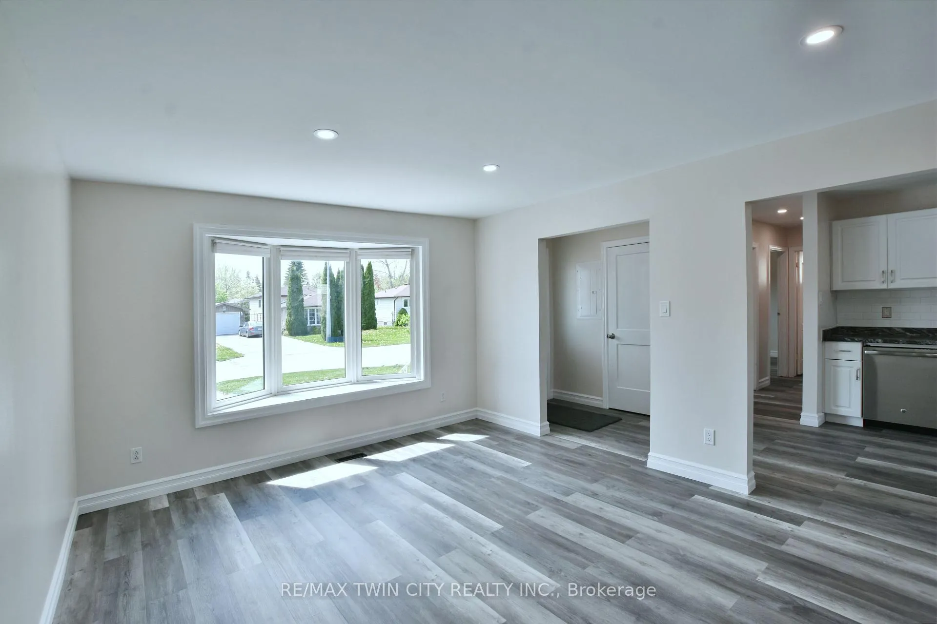 Photo 7 of Unit 2, 8 Rhonda Road, Collingwood — HOMEH