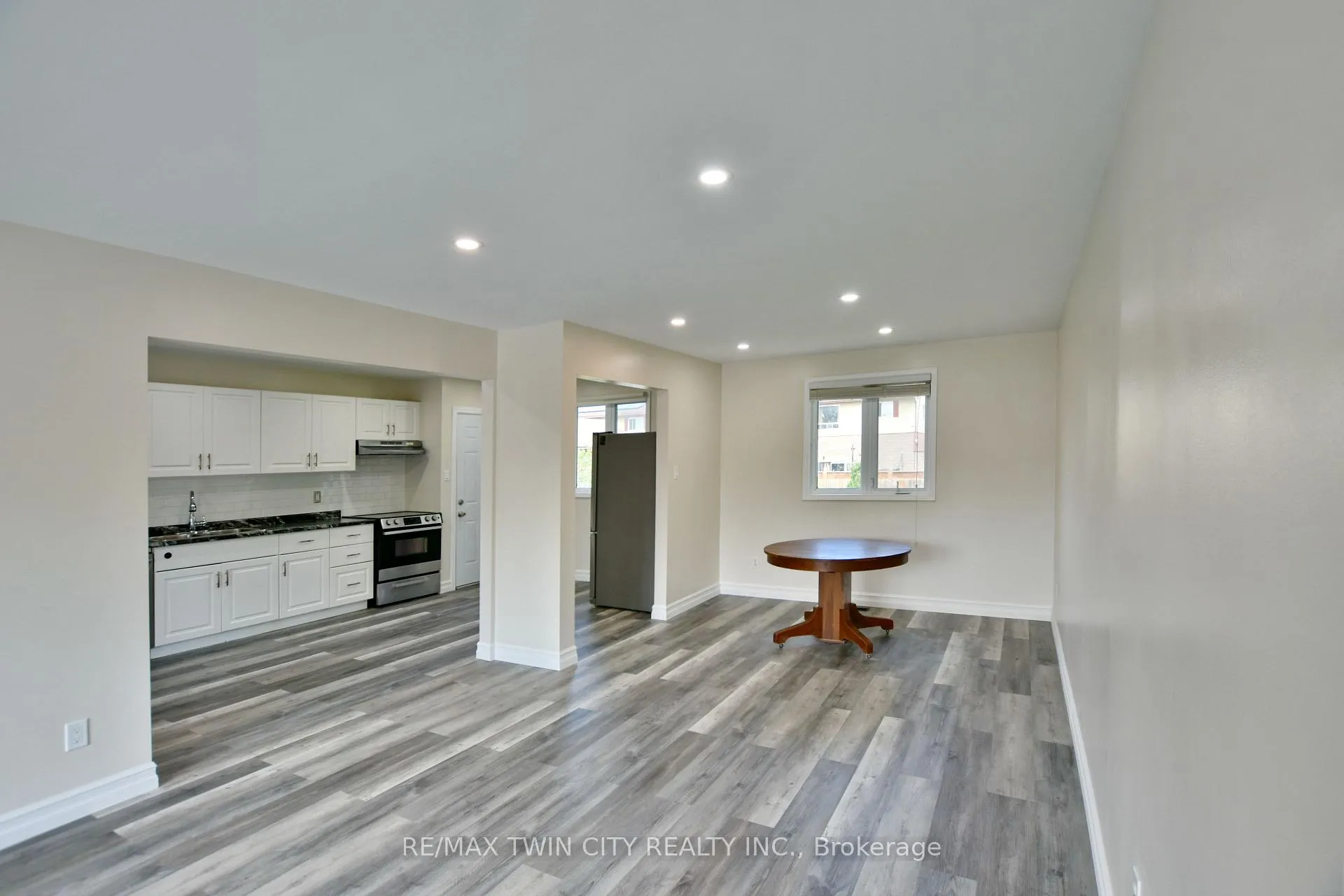 Photo 10 of Unit 2, 8 Rhonda Road, Collingwood — HOMEH