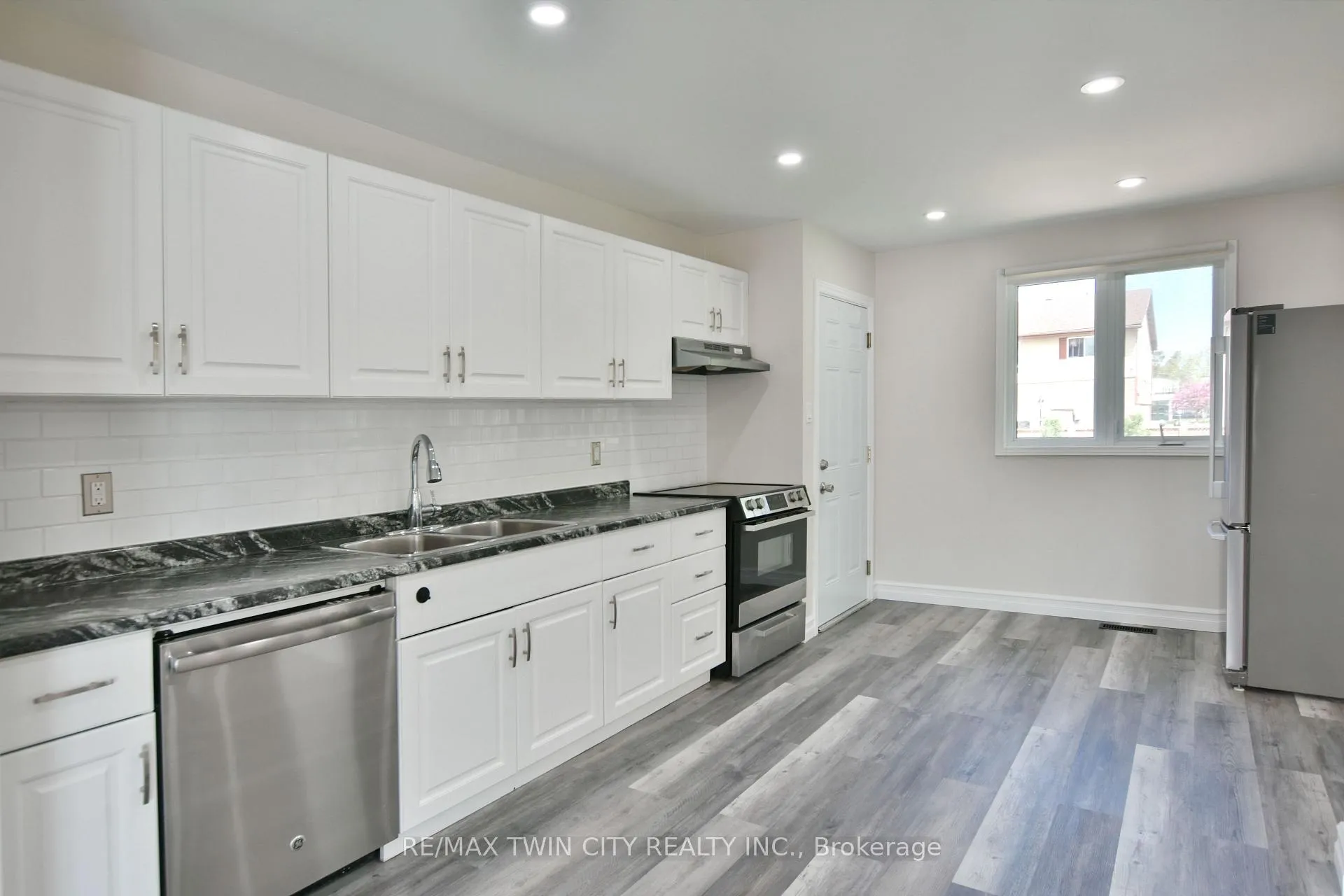 Photo 12 of Unit 2, 8 Rhonda Road, Collingwood — HOMEH