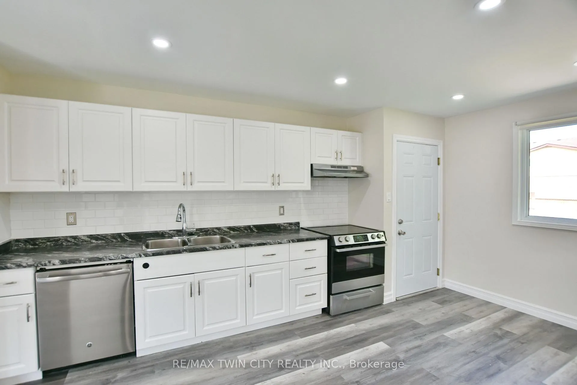 Photo 14 of Unit 2, 8 Rhonda Road, Collingwood — HOMEH