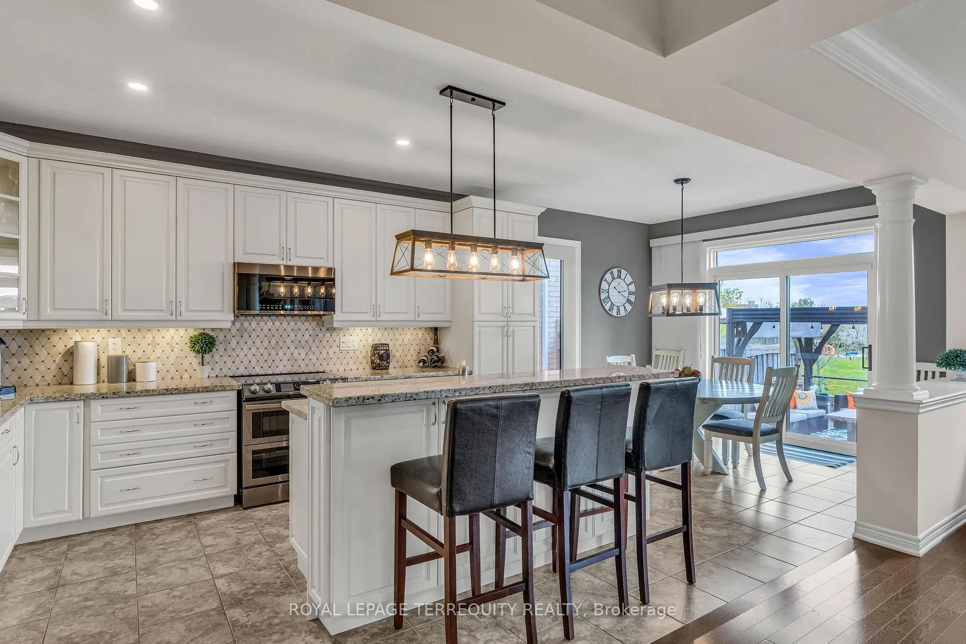 Photo 8 of 2298 Millstone Drive, Oakville, Westmount — HOMEH