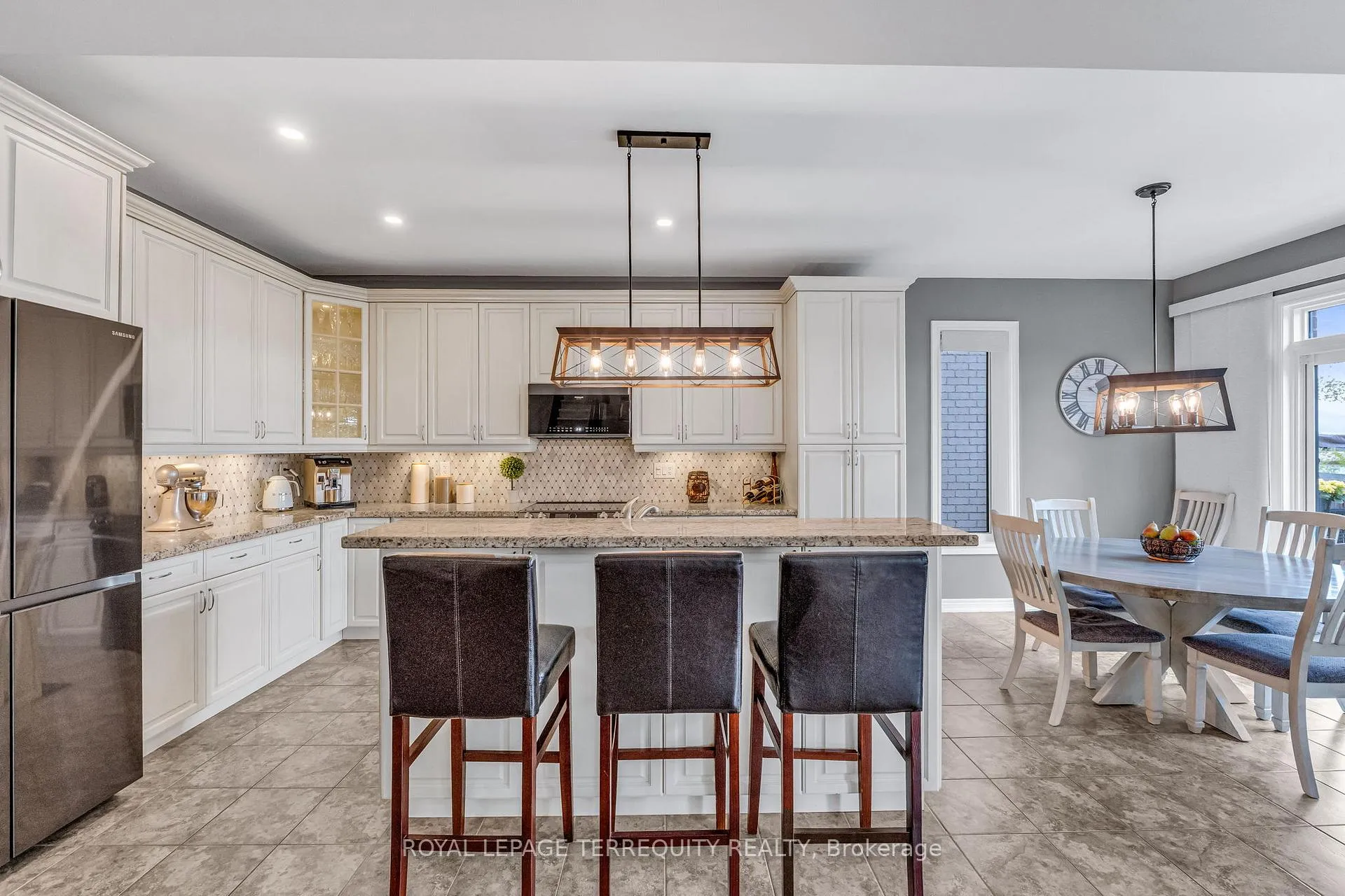 Photo 9 of 2298 Millstone Drive, Oakville, Westmount — HOMEH