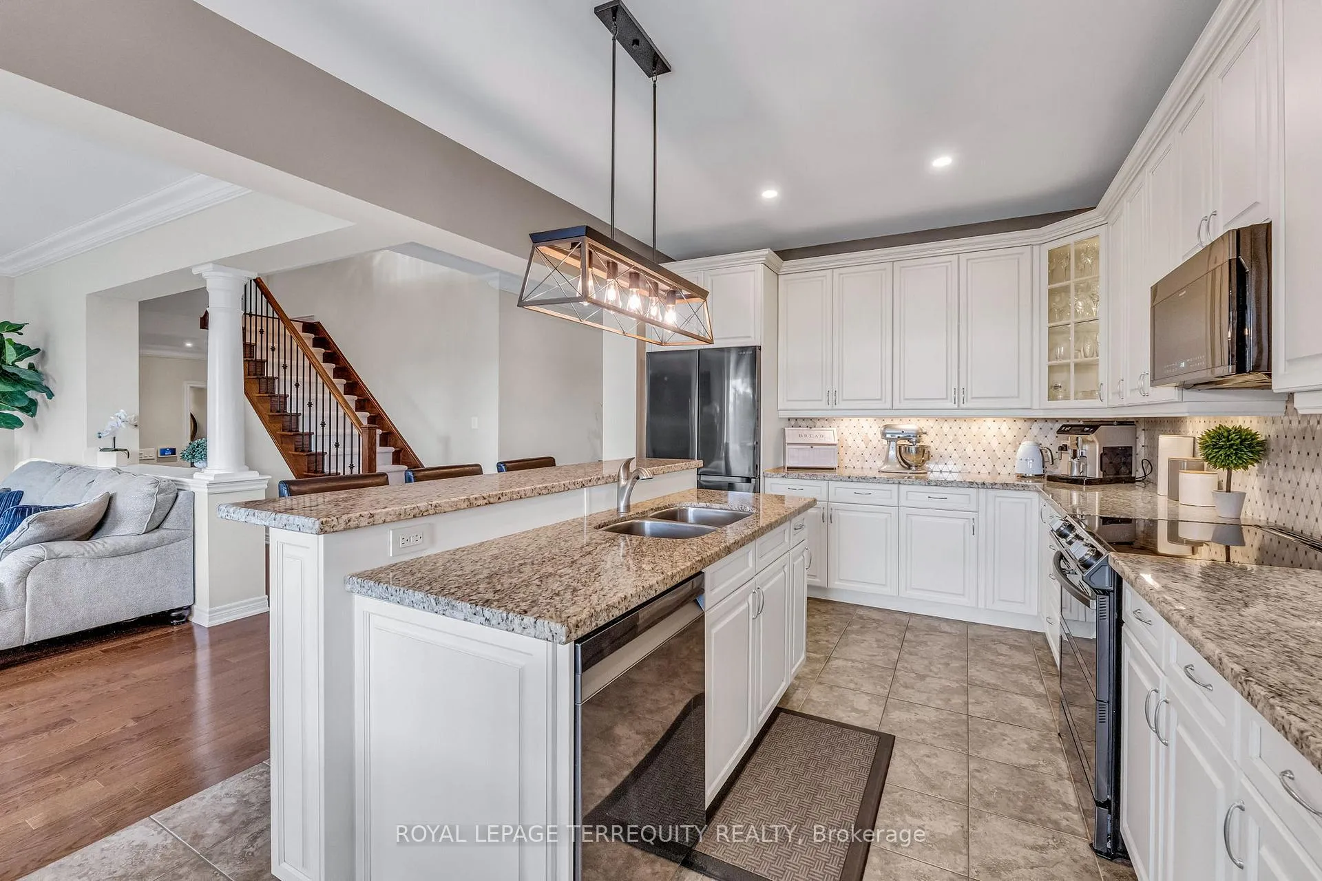 Photo 10 of 2298 Millstone Drive, Oakville, Westmount — HOMEH