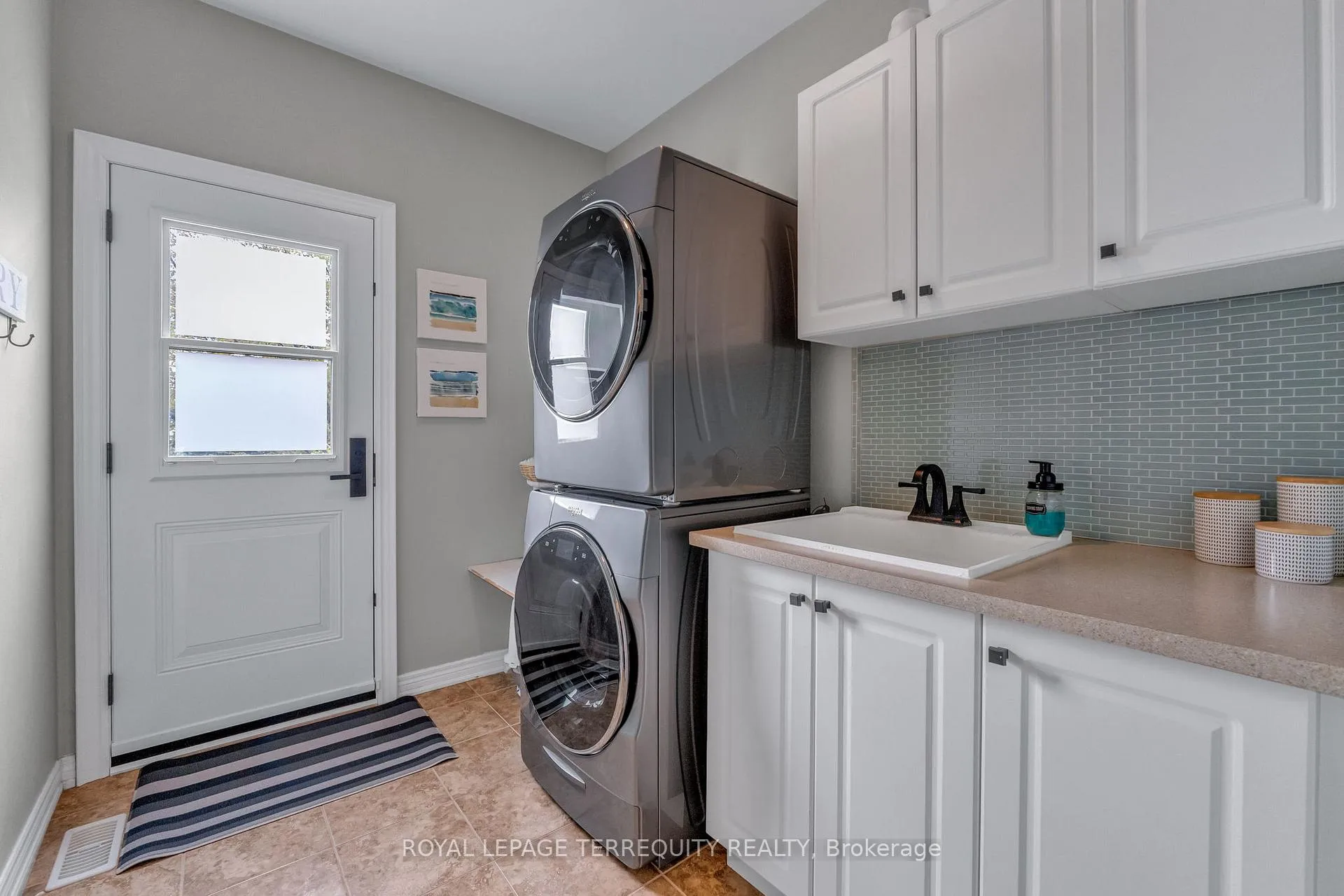 Photo 17 of 2298 Millstone Drive, Oakville, Westmount — HOMEH