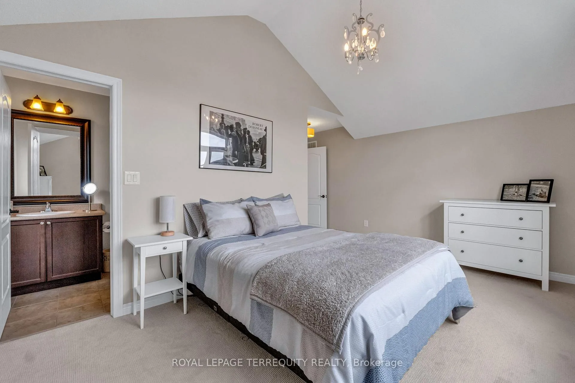 Photo 29 of 2298 Millstone Drive, Oakville, Westmount — HOMEH