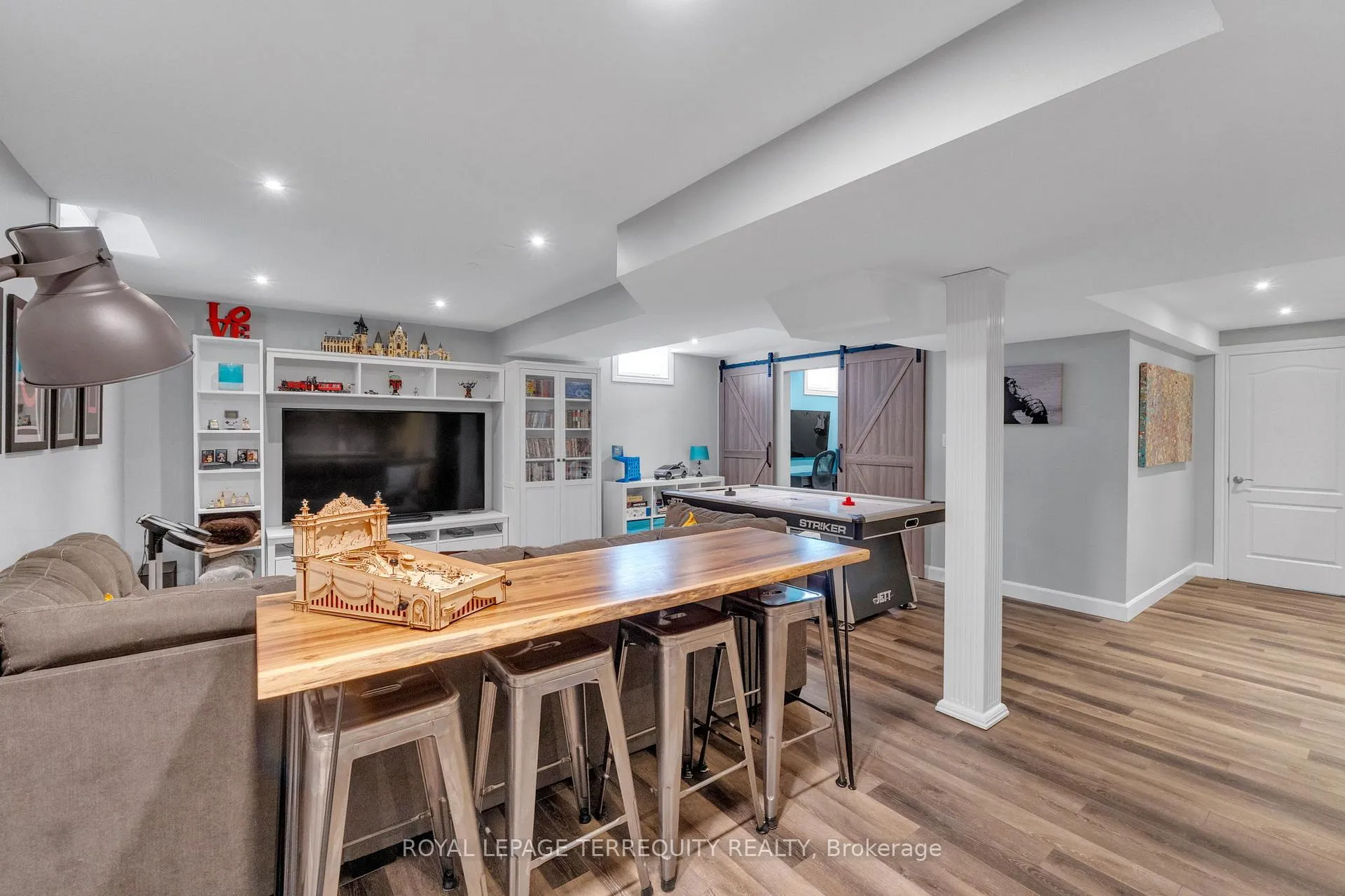 Photo 32 of 2298 Millstone Drive, Oakville, Westmount — HOMEH