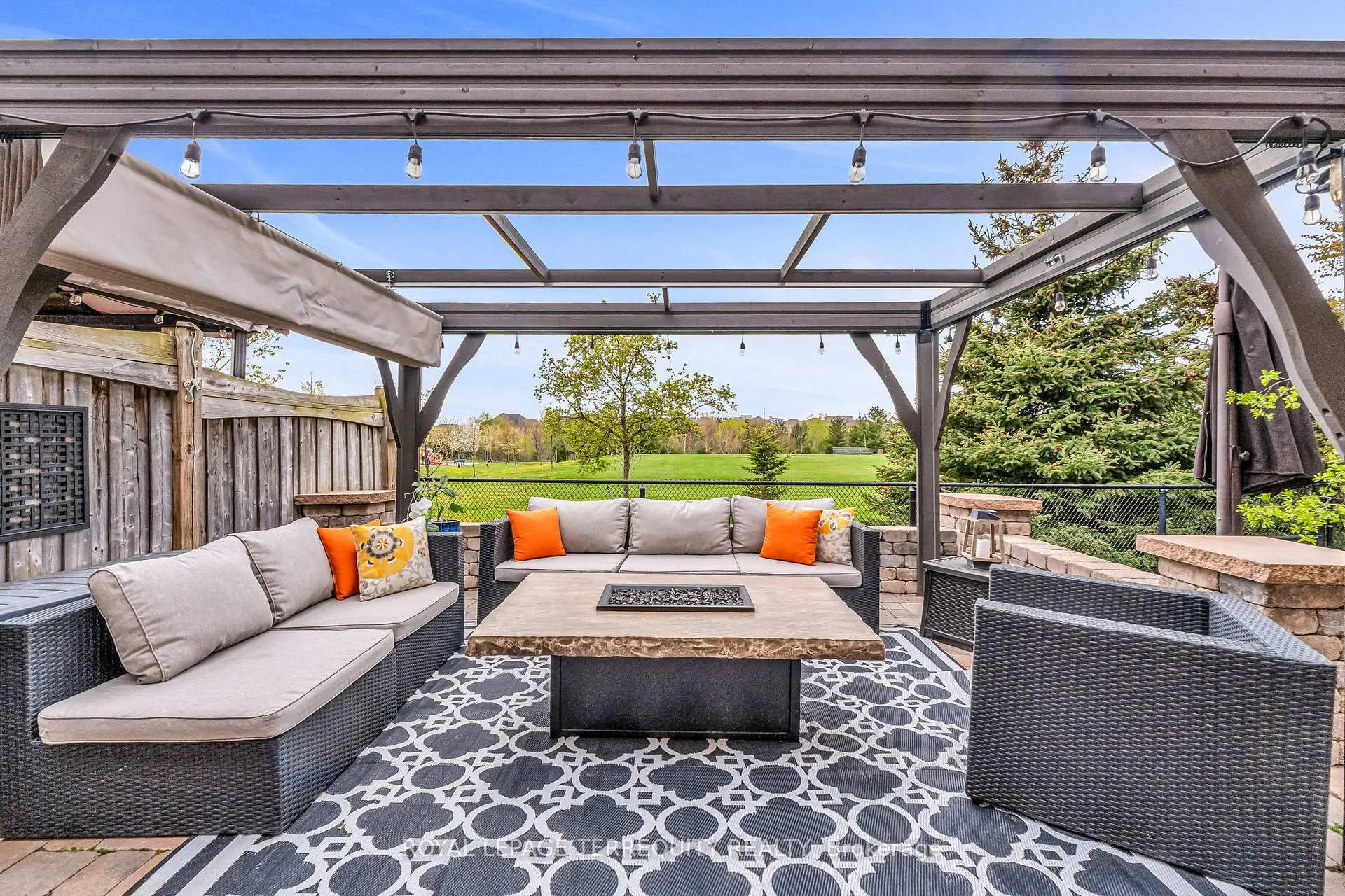 Photo 39 of 2298 Millstone Drive, Oakville, Westmount — HOMEH