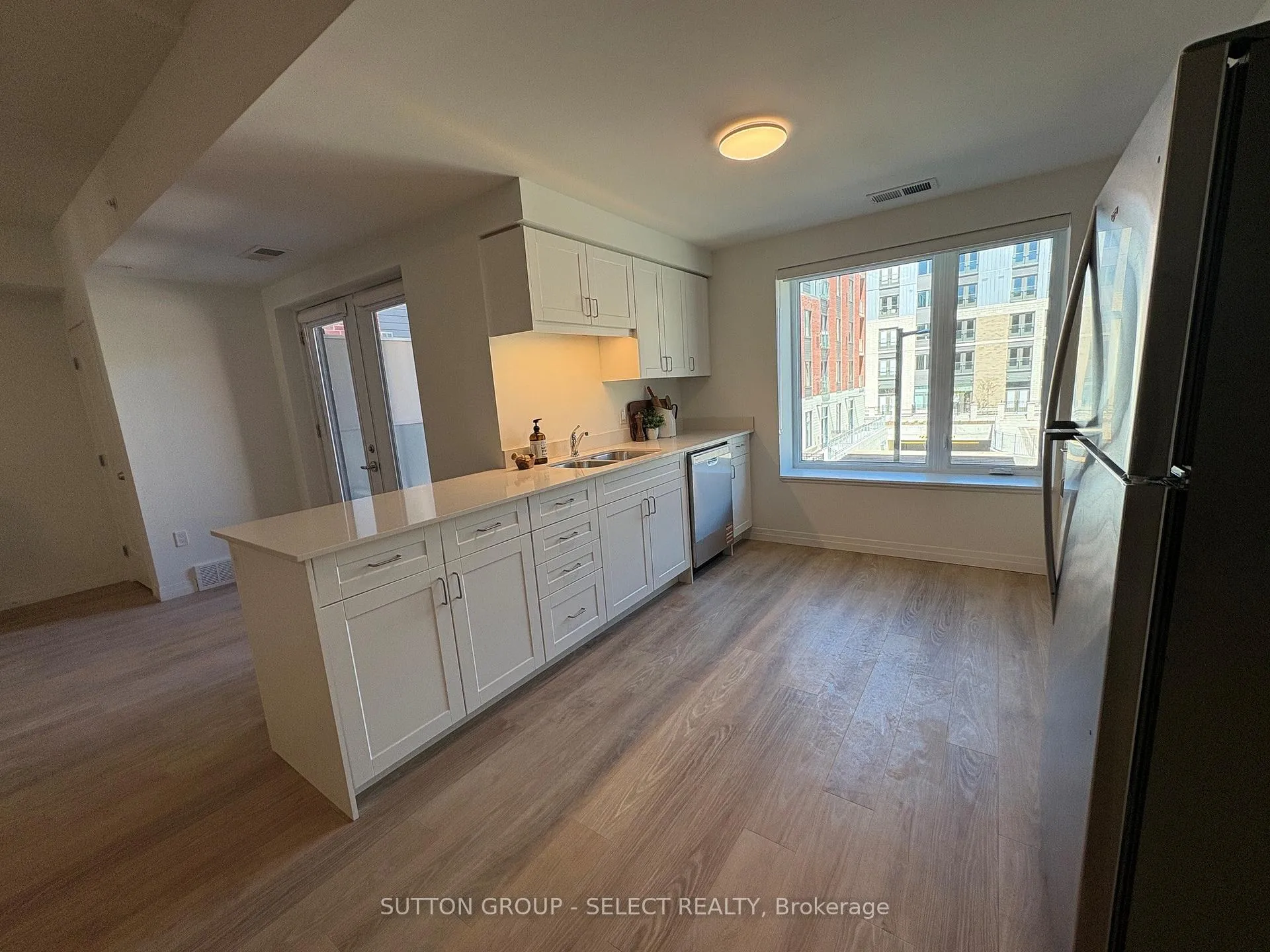Photo 11 of Unit 415, 351 Hill Street, London, East K — HOMEH