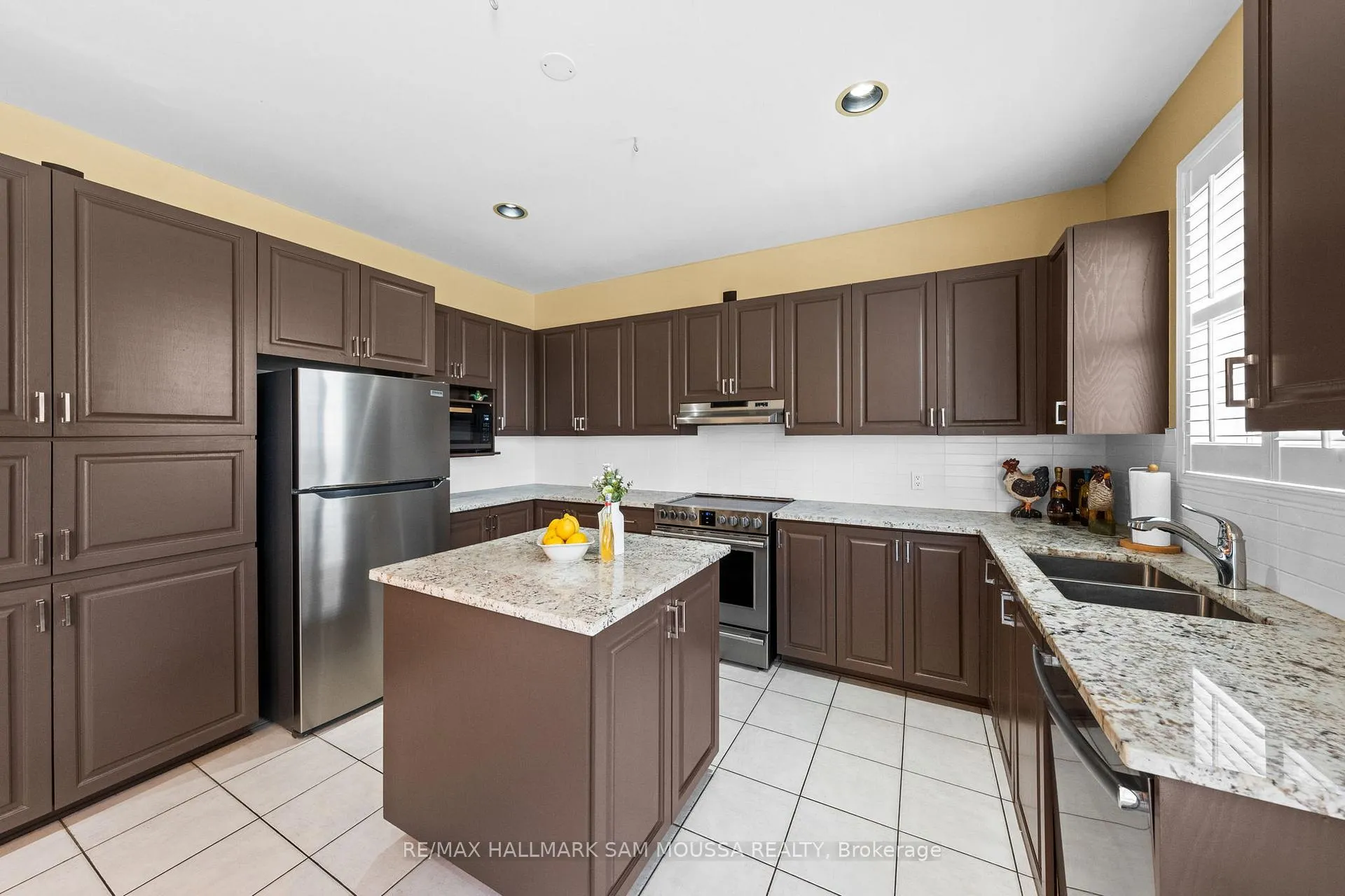 Photo 13 of 3096 Apple Hill Drive, Ottawa, Upper Hunt Club — HOMEH