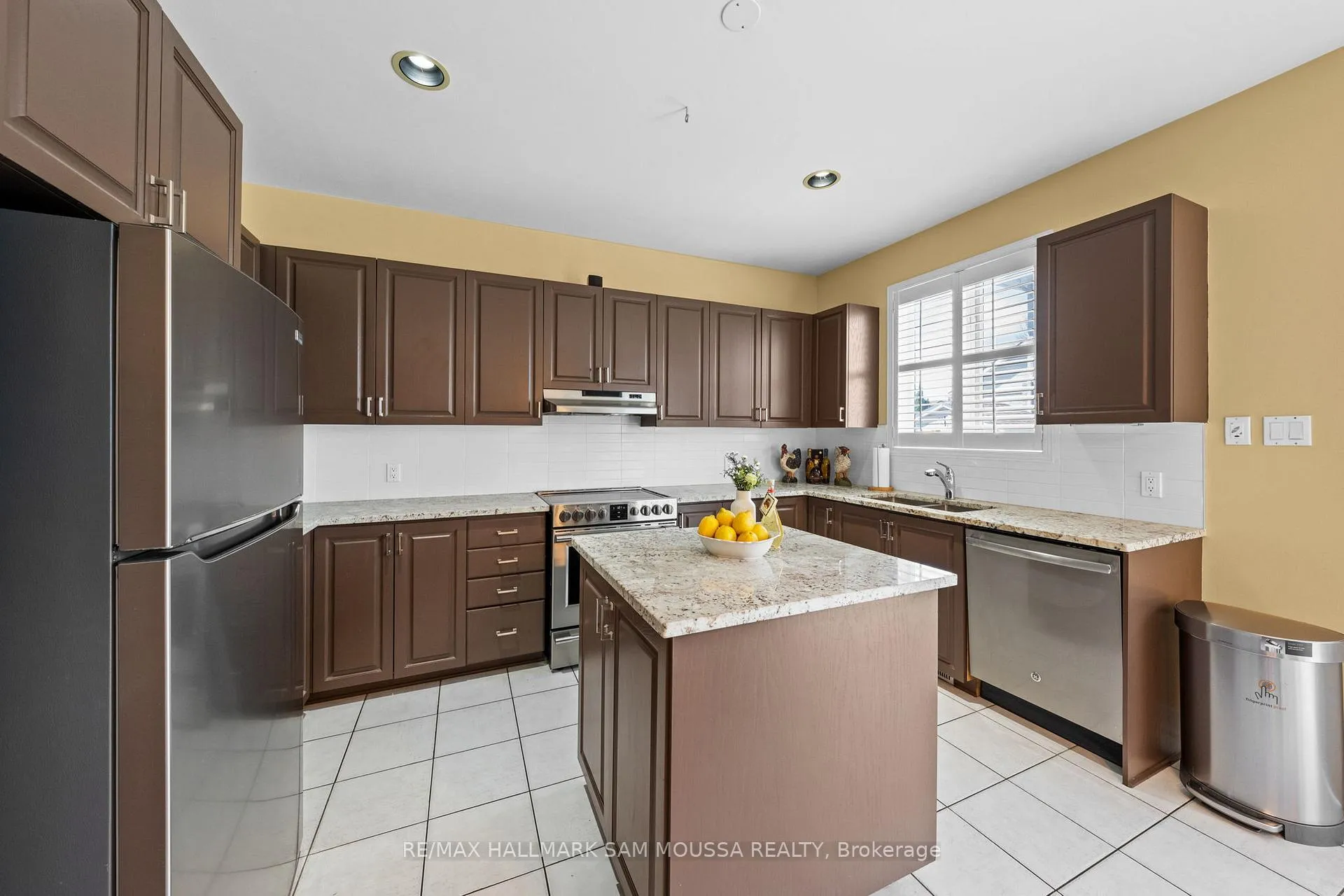 Photo 14 of 3096 Apple Hill Drive, Ottawa, Upper Hunt Club — HOMEH