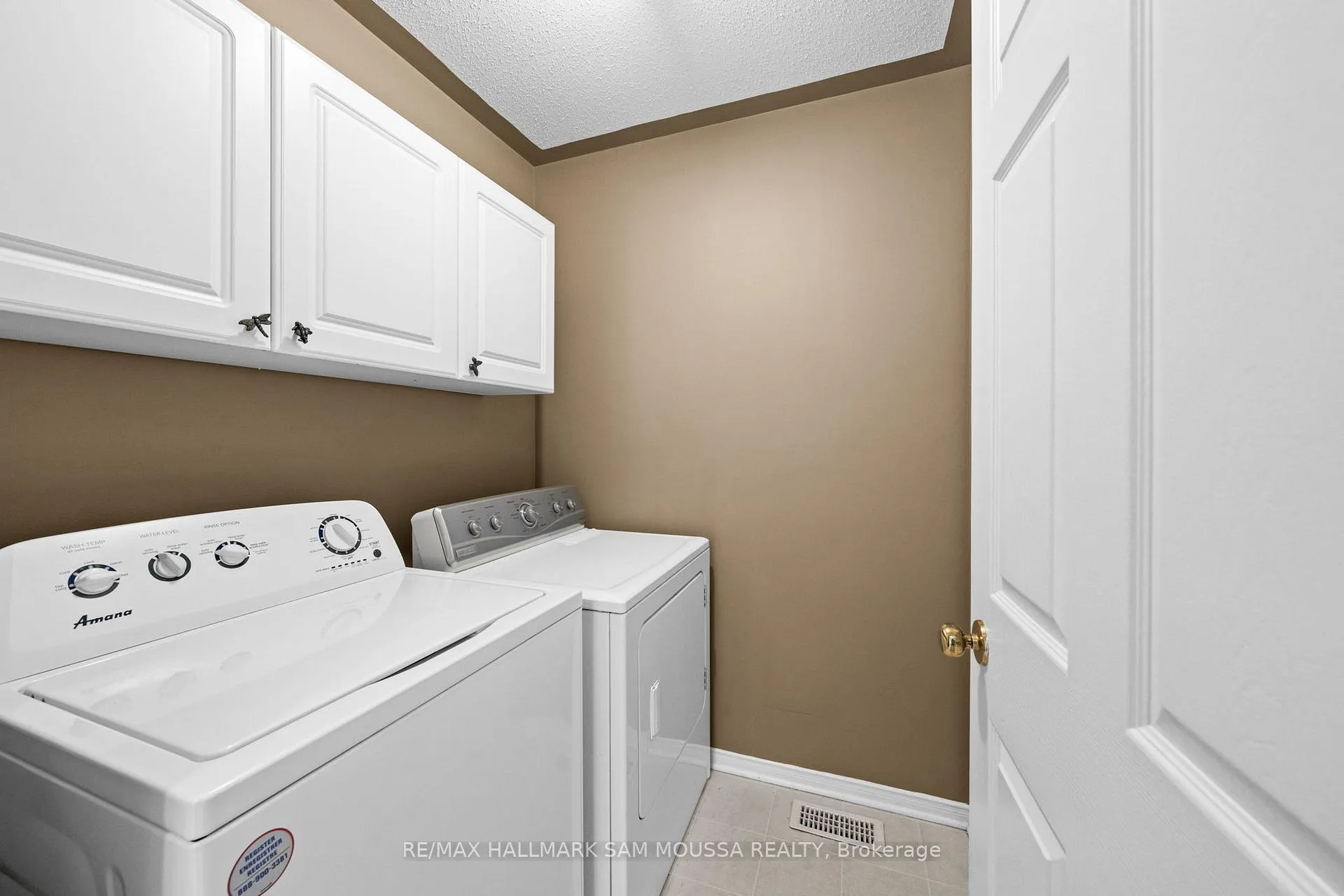 Photo 21 of 3096 Apple Hill Drive, Ottawa, Upper Hunt Club — HOMEH