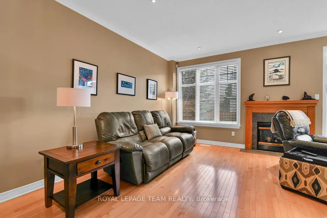 Photo 12 of 81 Ambiance Drive, Ottawa, Barrhaven East — HOMEH