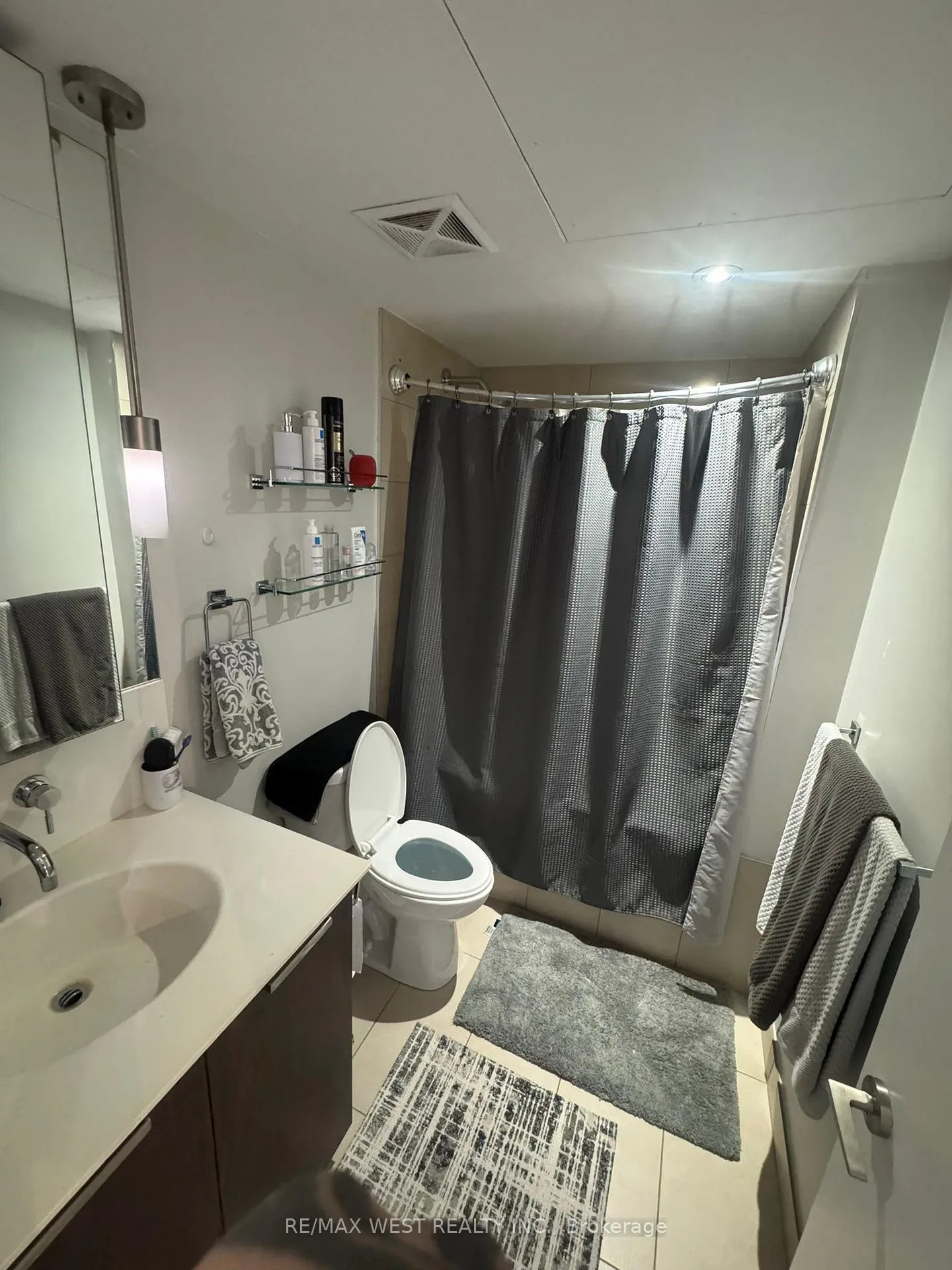 Photo 5 of Unit 1303, 95 Bathurst Street, Toronto, Waterfront Communities — HOMEH