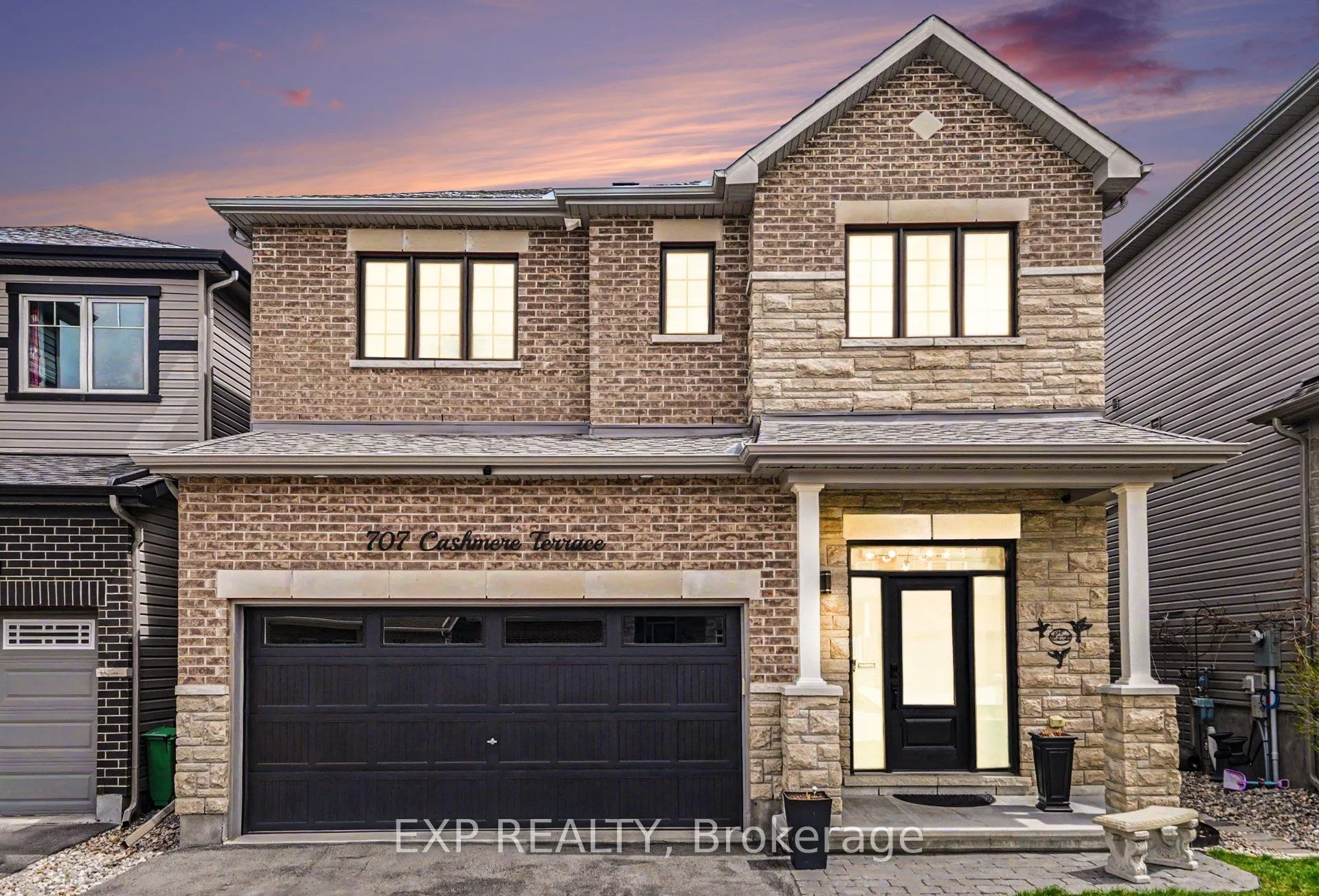 Front of 707 Cashmere Terrace