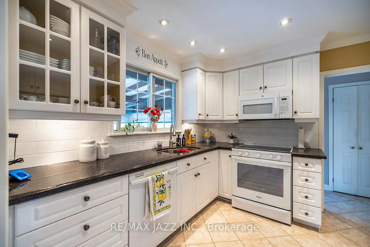 Photo 17 of 422 Glenalan Avenue, Oshawa, Northglen — HOMEH