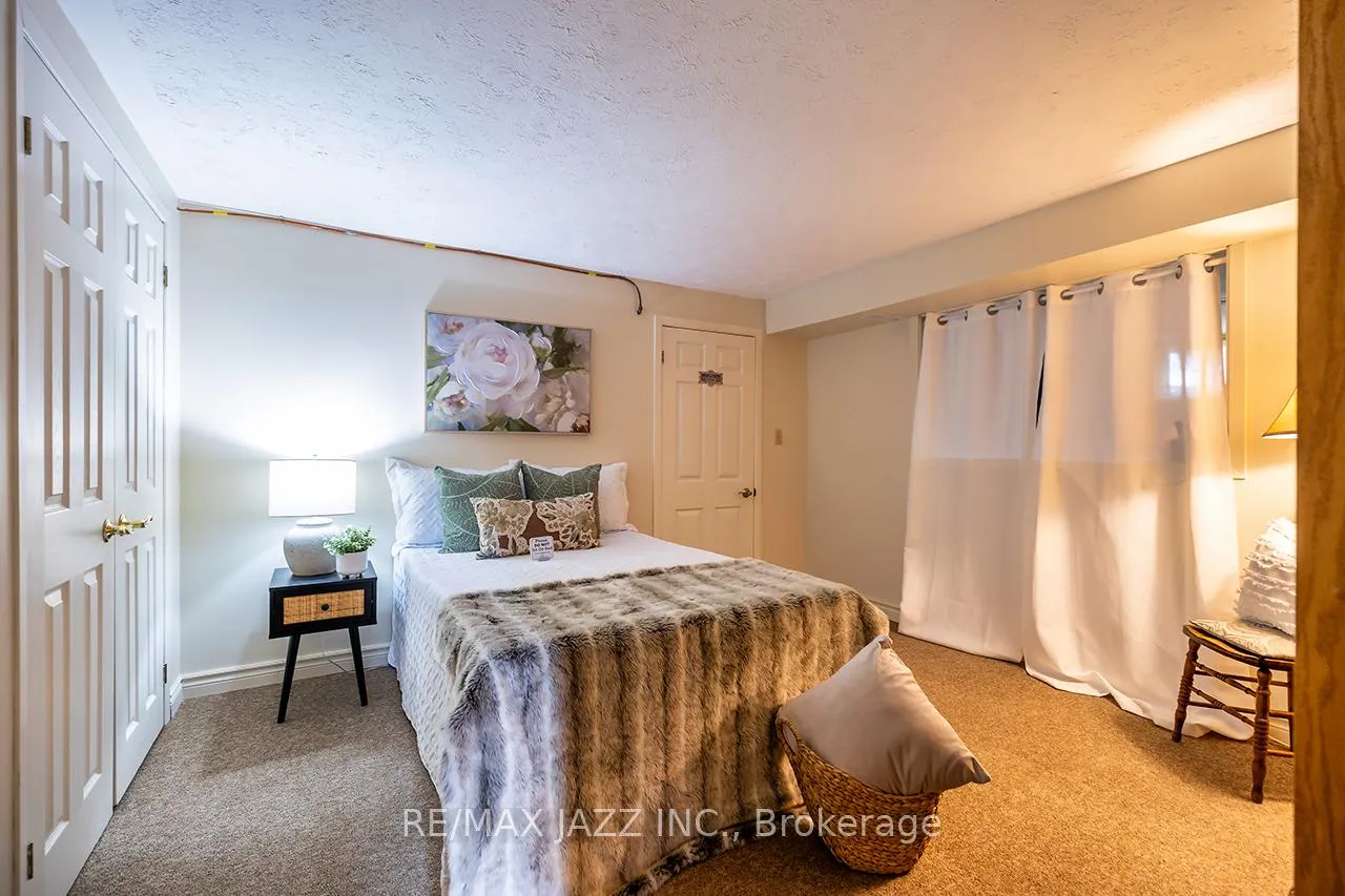 Photo 26 of 422 Glenalan Avenue, Oshawa, Northglen — HOMEH