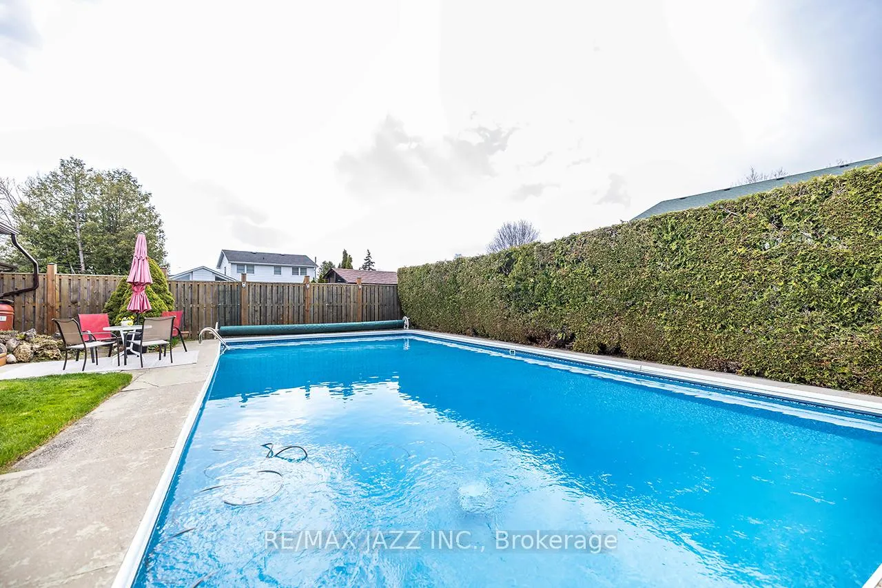 Photo 37 of 422 Glenalan Avenue, Oshawa, Northglen — HOMEH