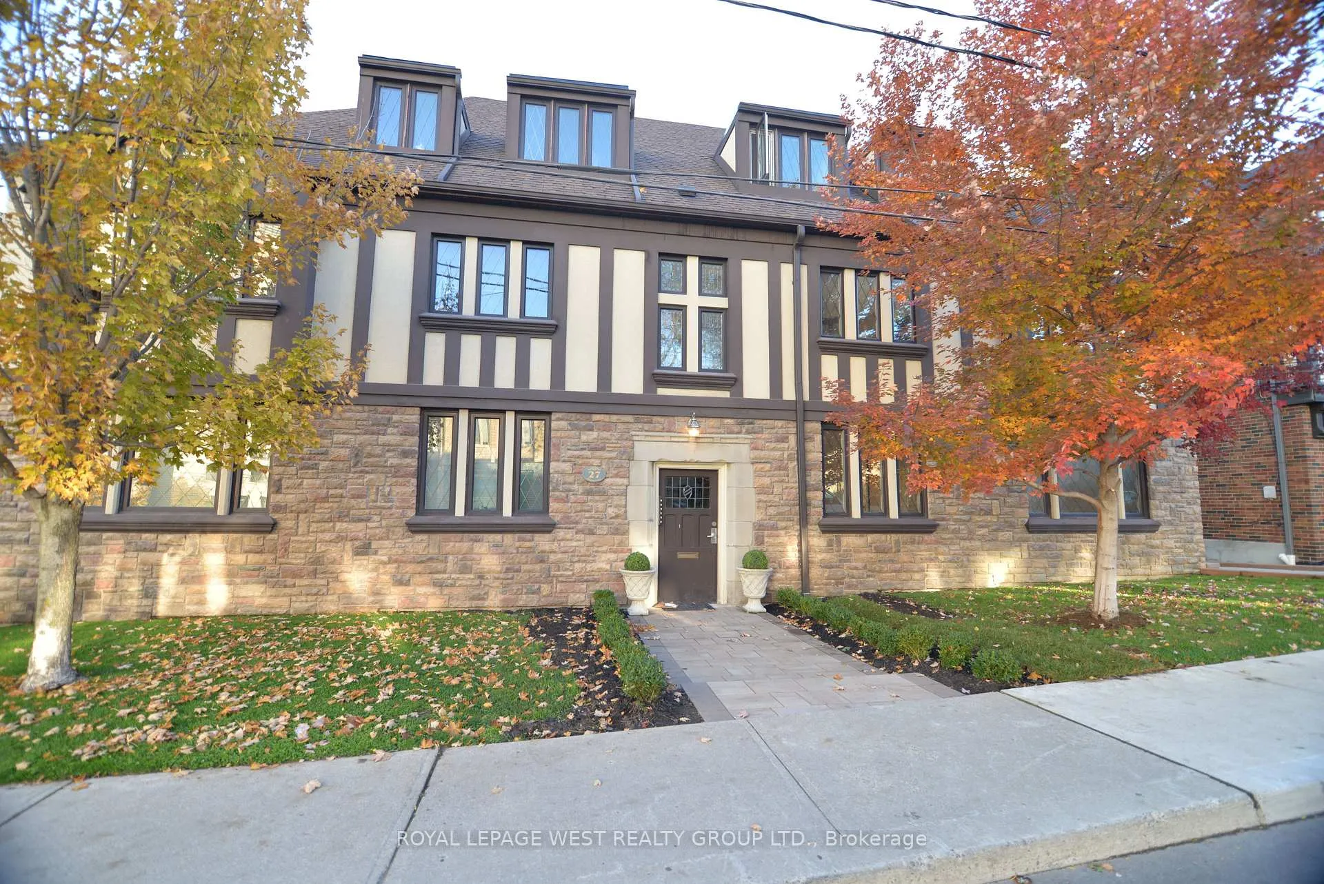 Photo of 27 Mossom Road W
