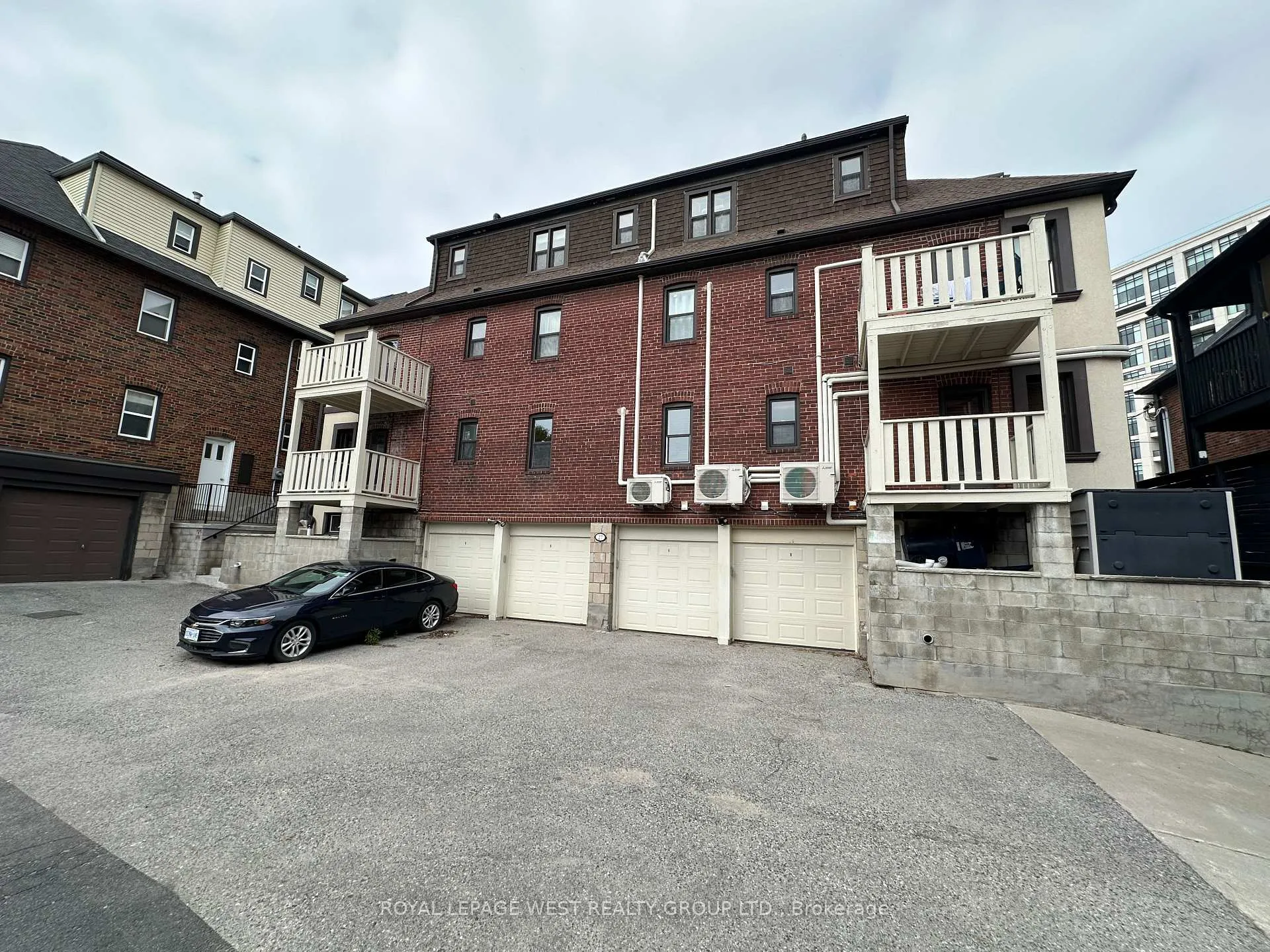Photo 4 of 27 Mossom Road W, Toronto, High Park-Swansea — HOMEH
