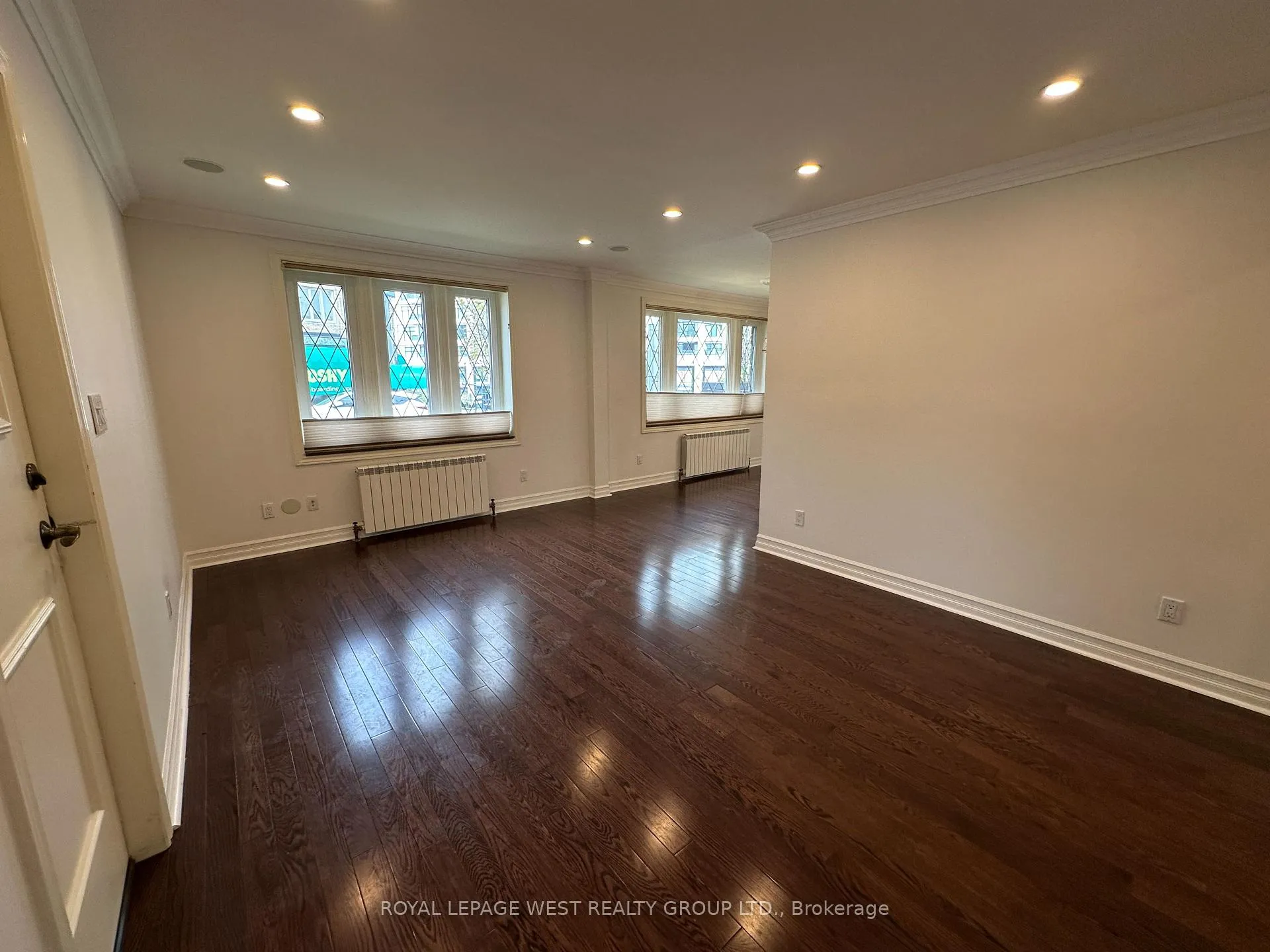 Photo 7 of 27 Mossom Road W, Toronto, High Park-Swansea — HOMEH