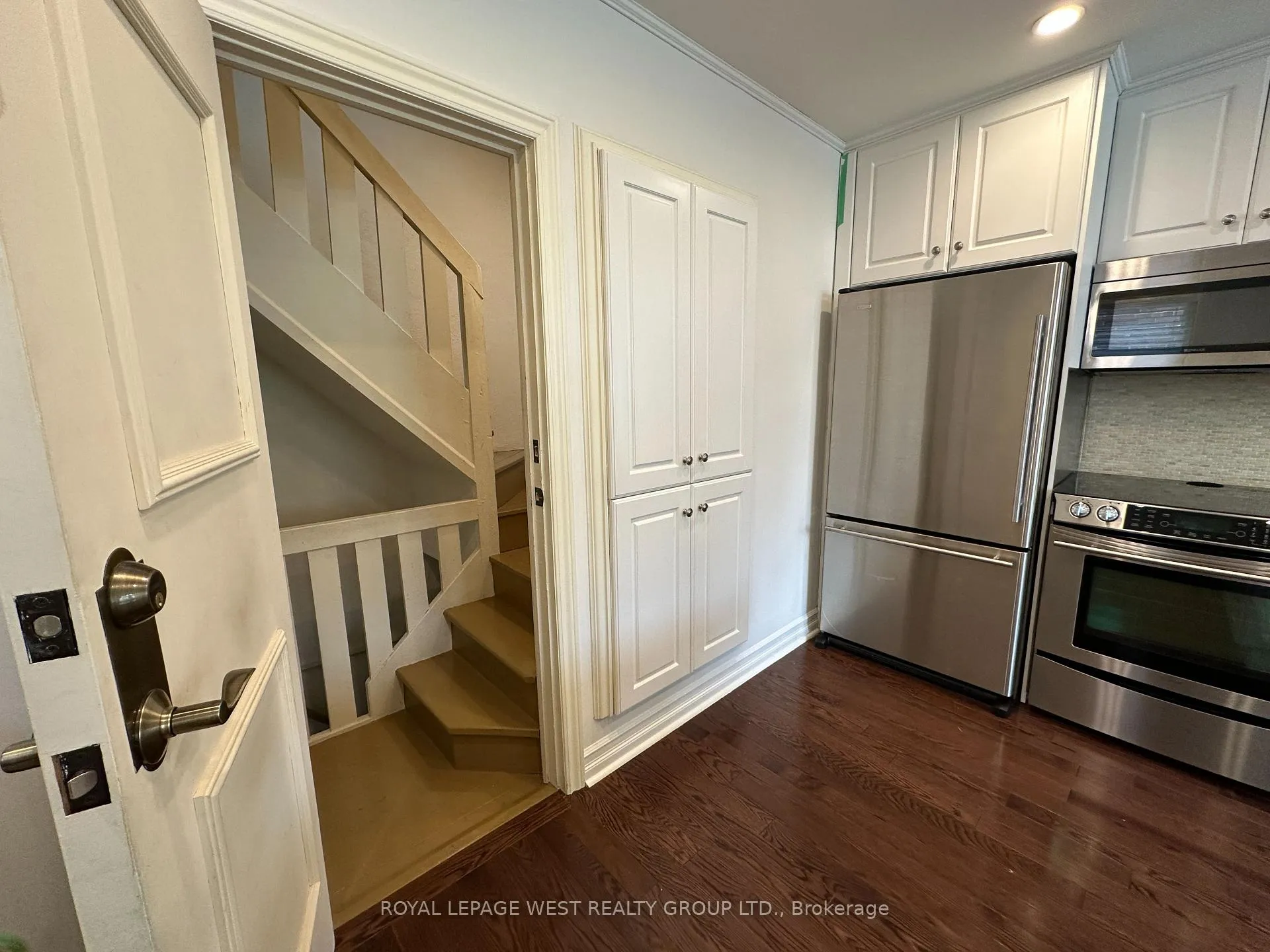 Photo 12 of 27 Mossom Road W, Toronto, High Park-Swansea — HOMEH