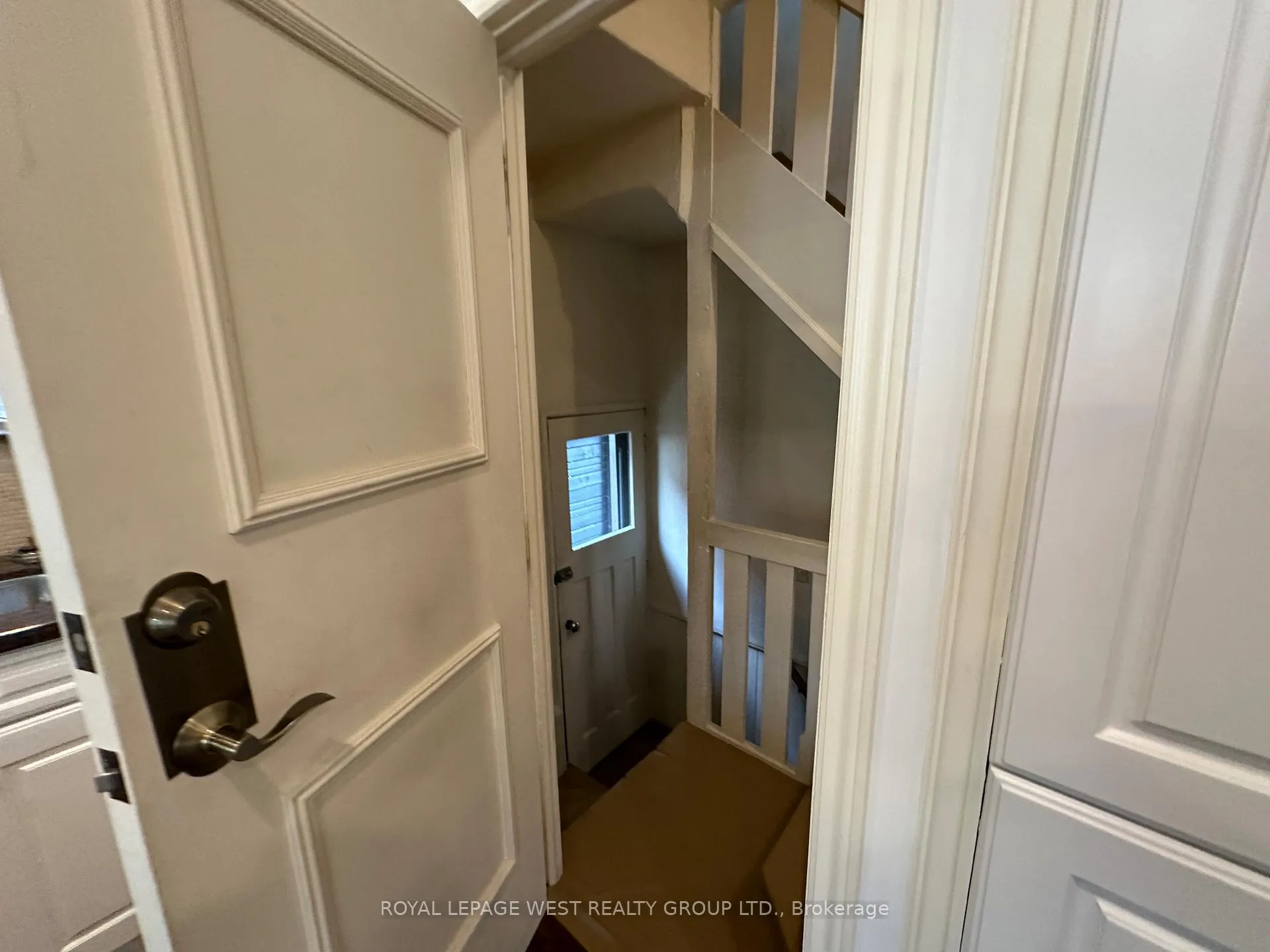 Photo 13 of 27 Mossom Road W, Toronto, High Park-Swansea — HOMEH