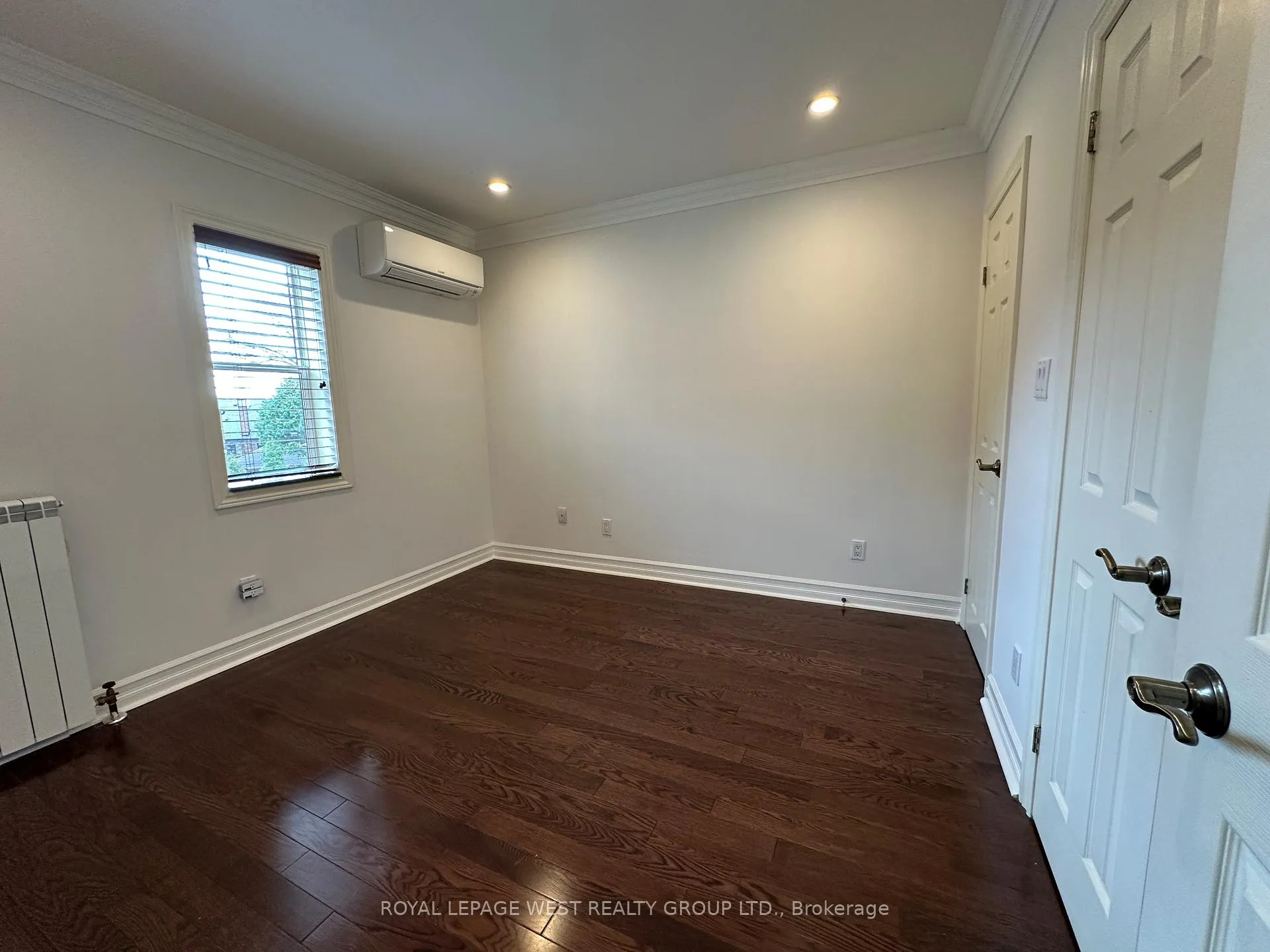Photo 16 of 27 Mossom Road W, Toronto, High Park-Swansea — HOMEH